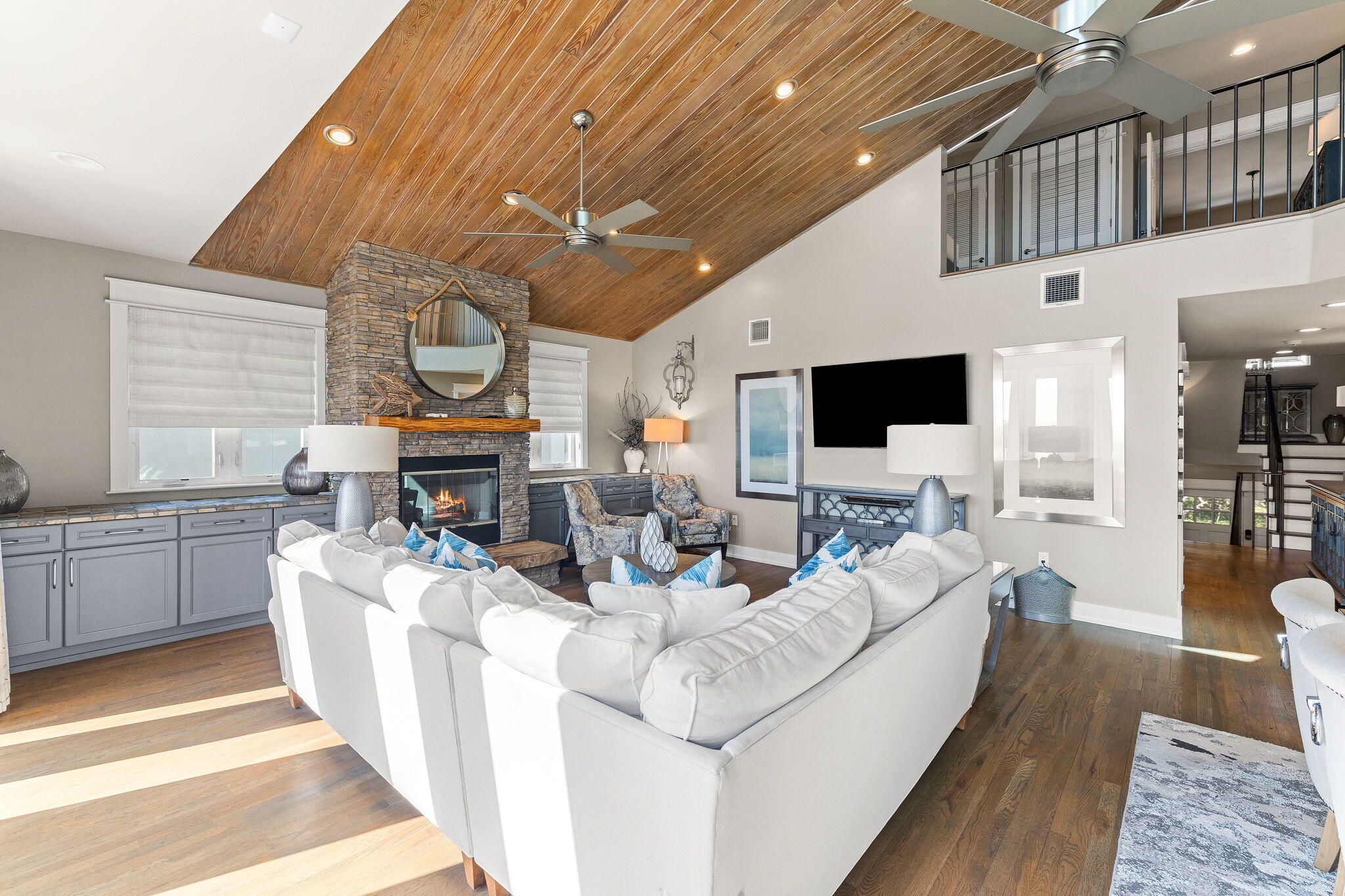 211 Pelican Circle