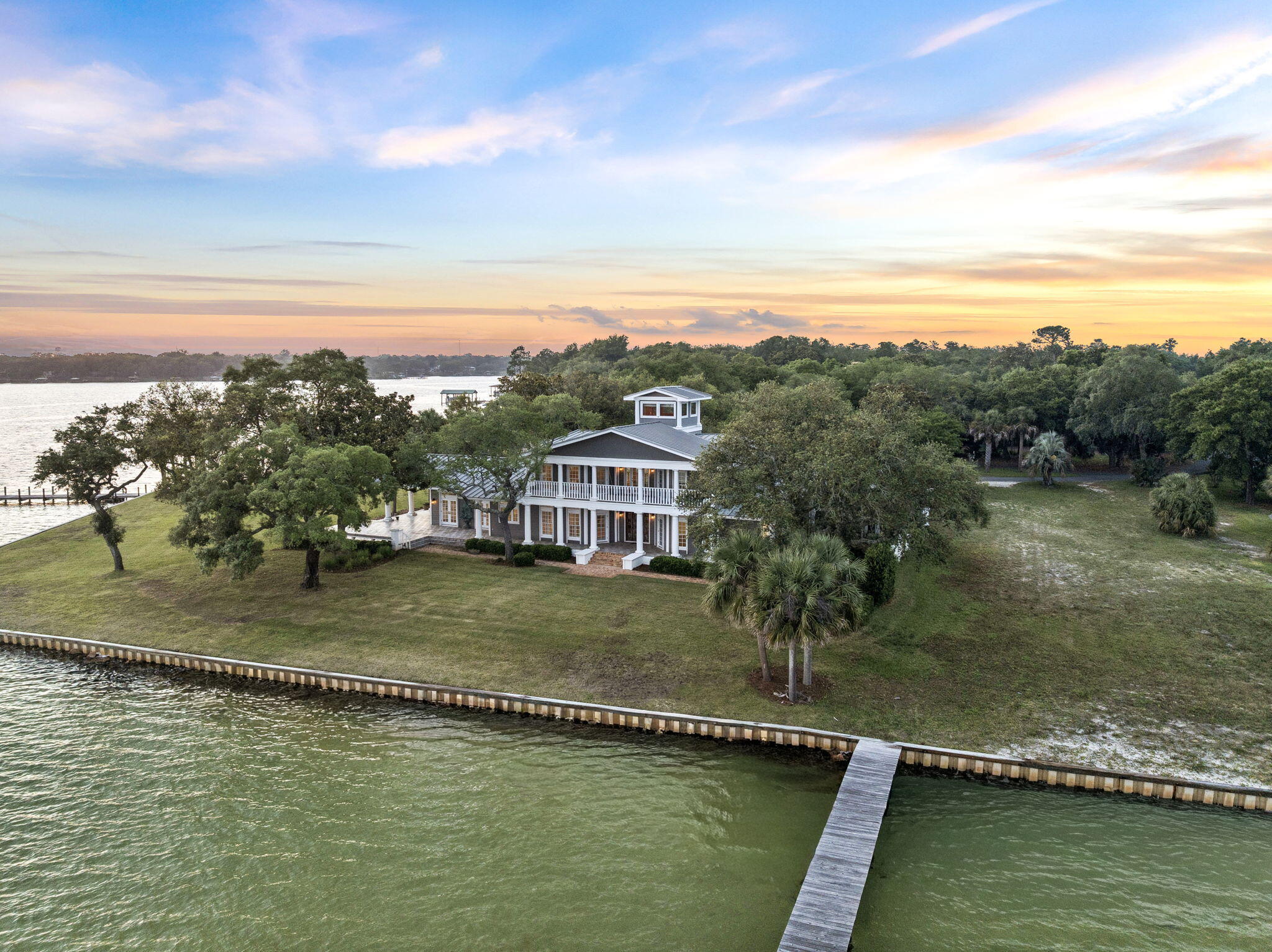 11 Paradise Point Road