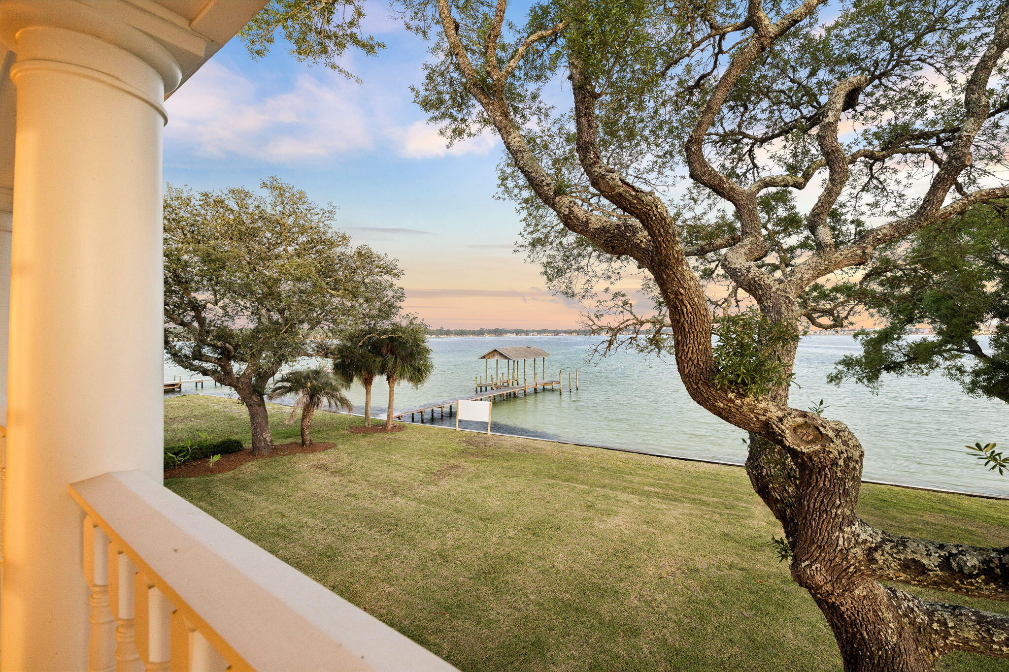 11 Paradise Point Road