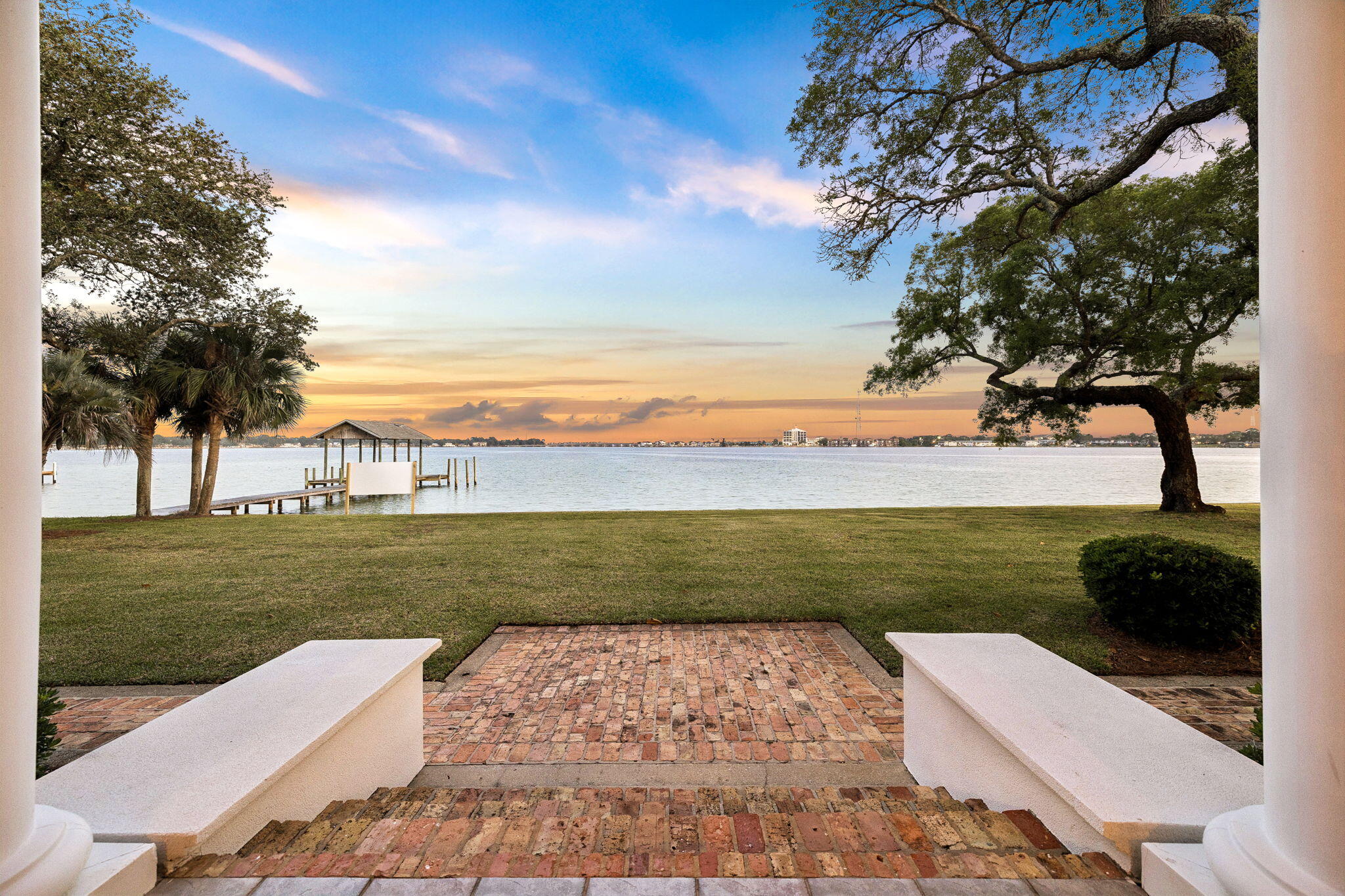 11 Paradise Point Road