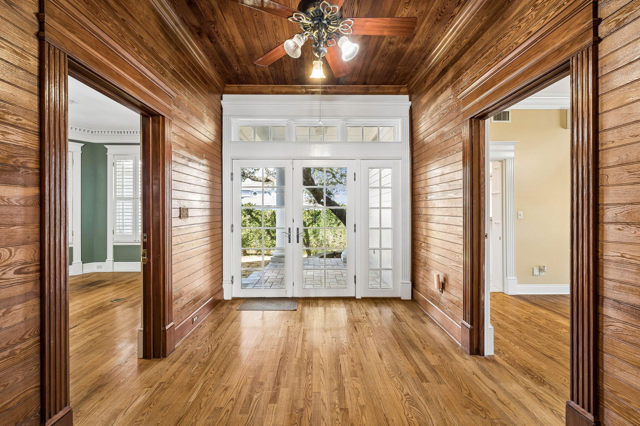 11 Paradise Point Road