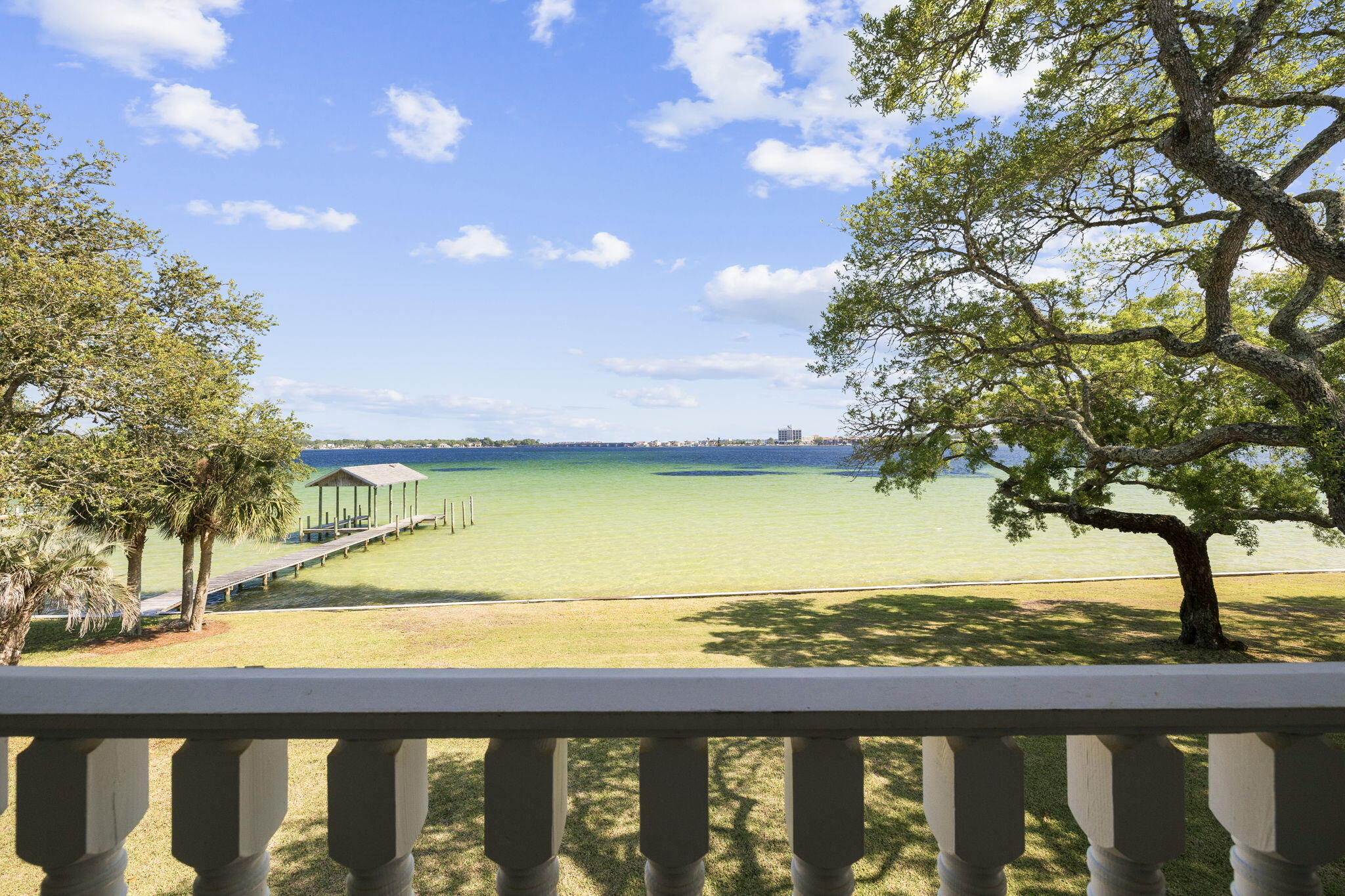 11 Paradise Point Road