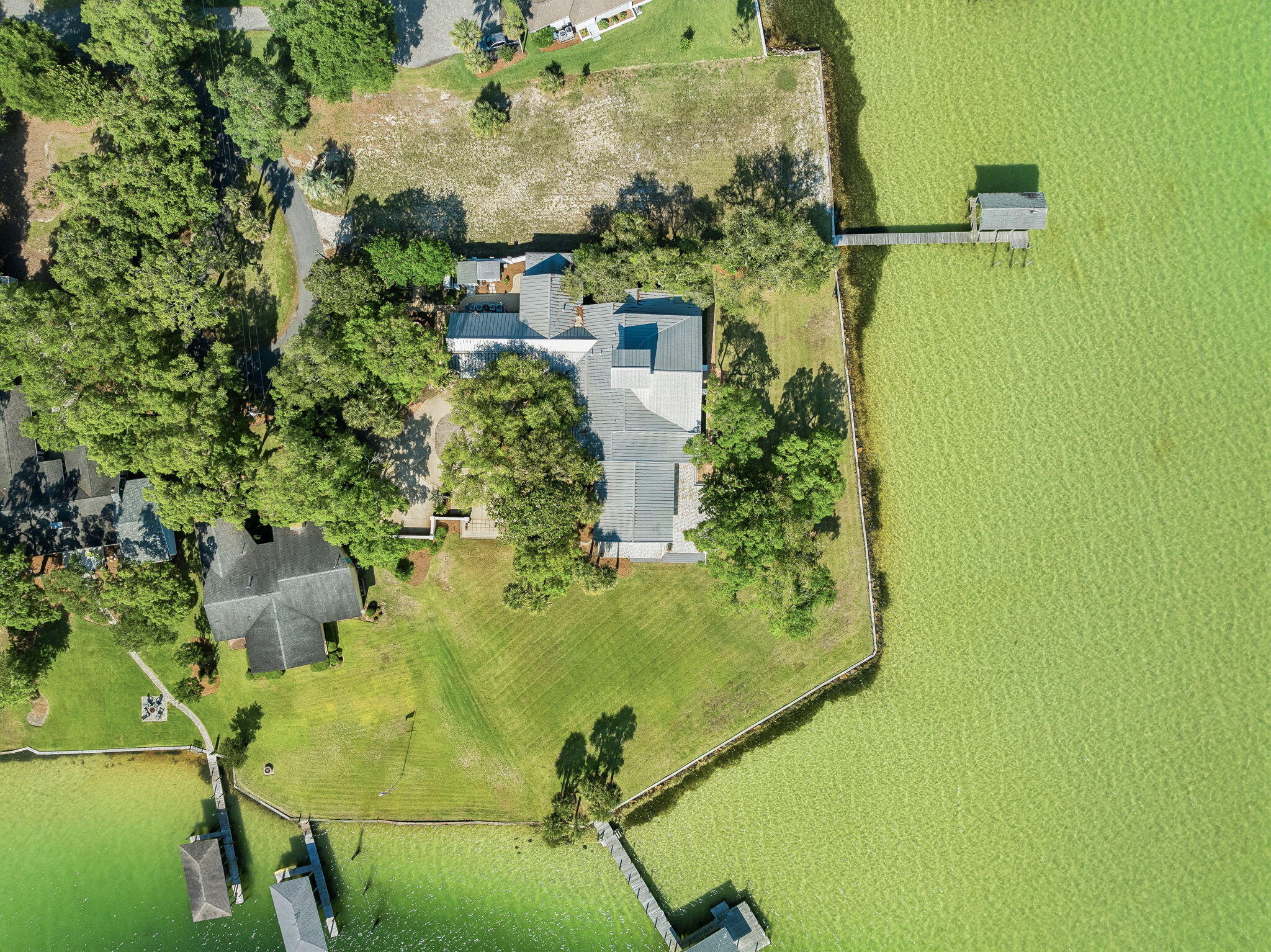 11 Paradise Point Road