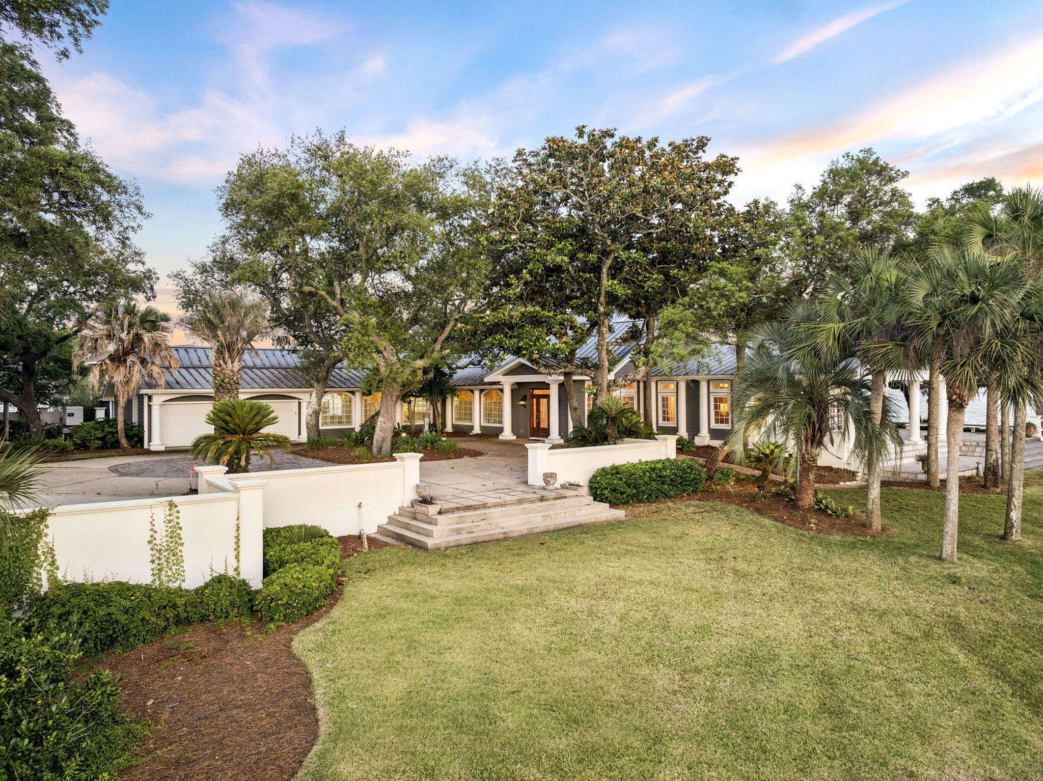 11 Paradise Point Road