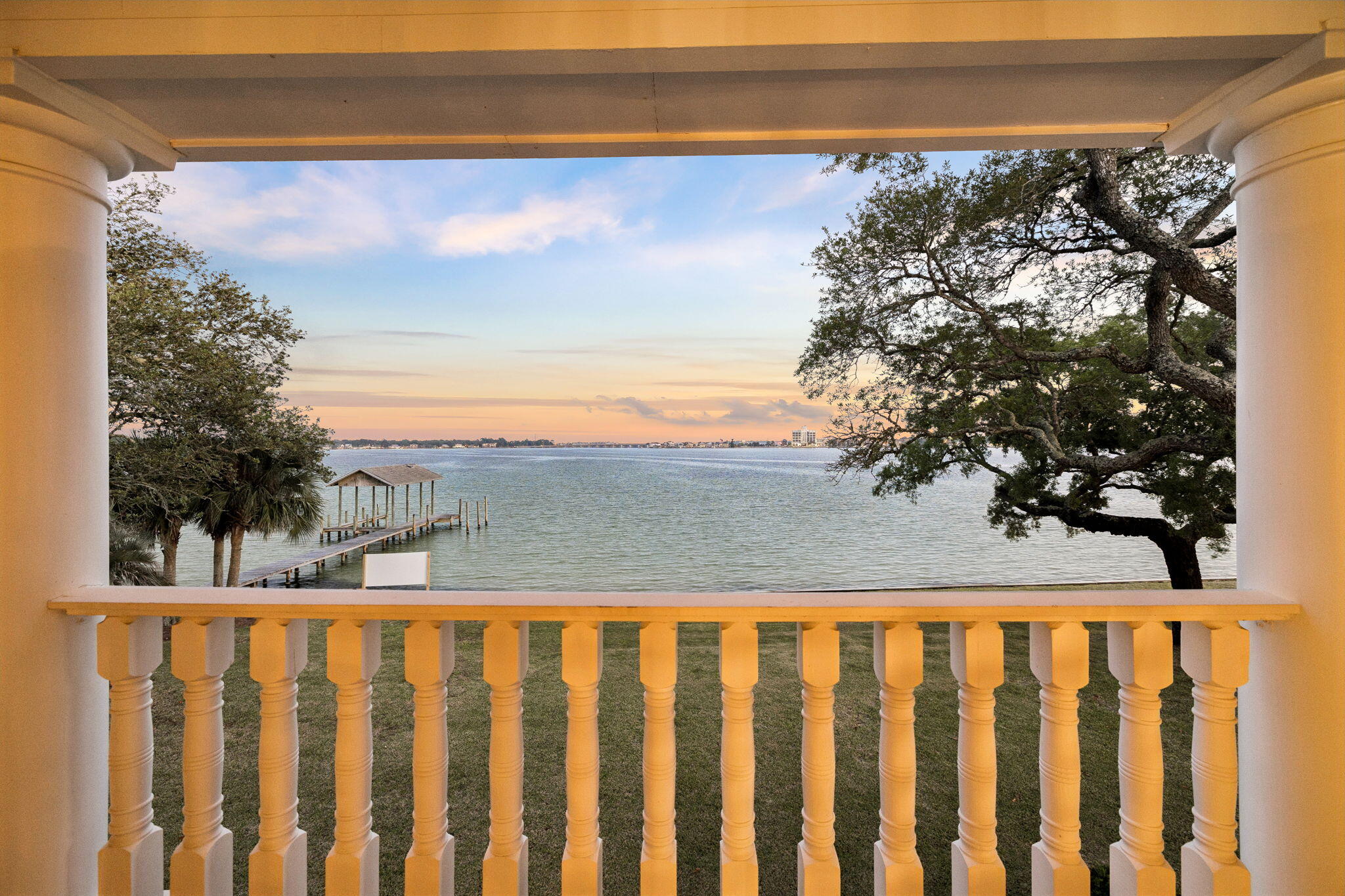 11 Paradise Point Road