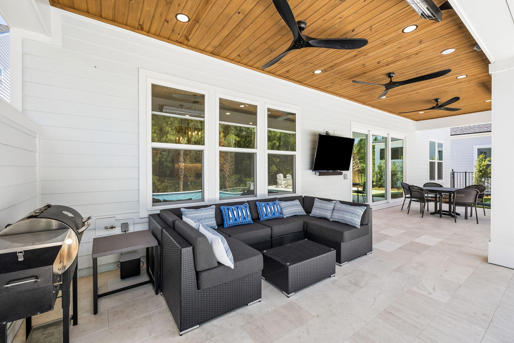 300 Breakwater Boulevard