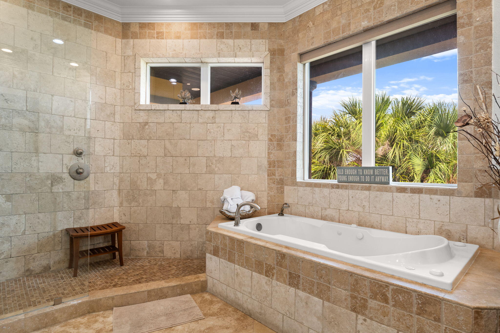 4598 Paradise Isle