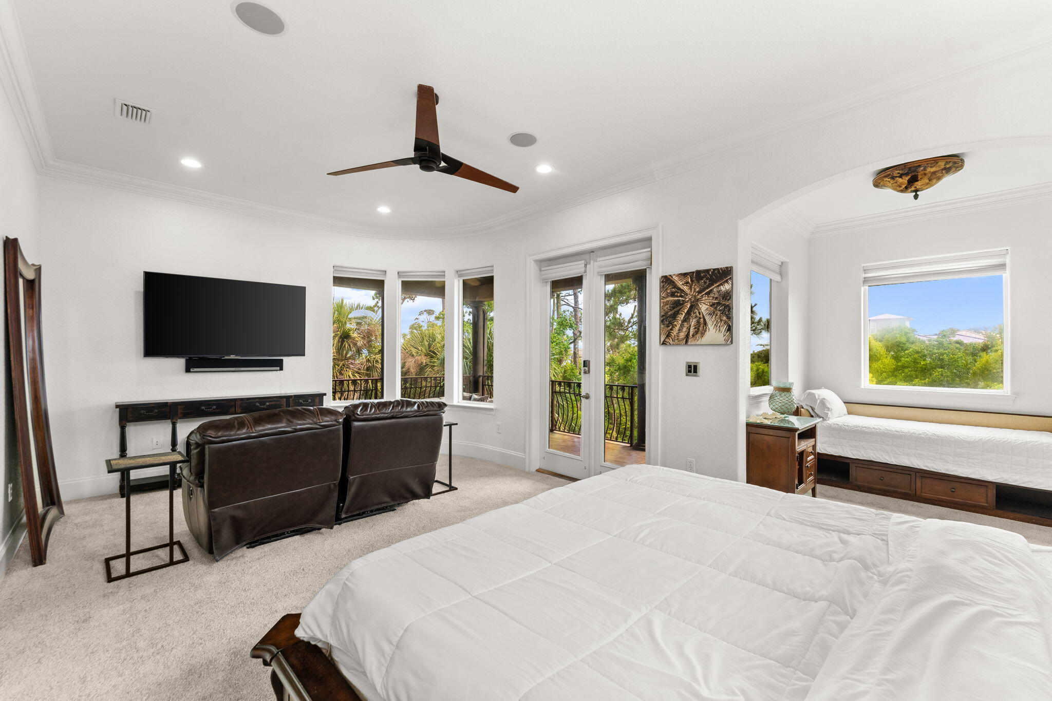 4598 Paradise Isle