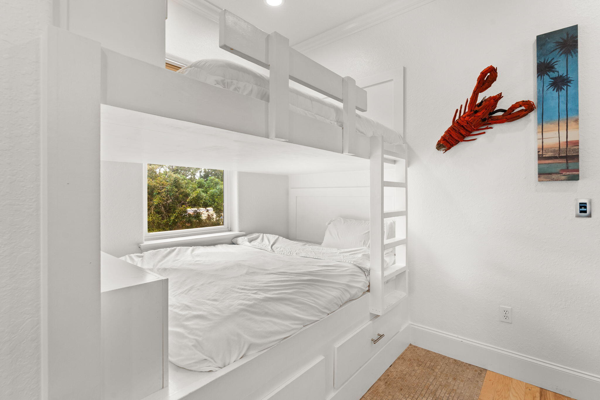 4598 Paradise Isle