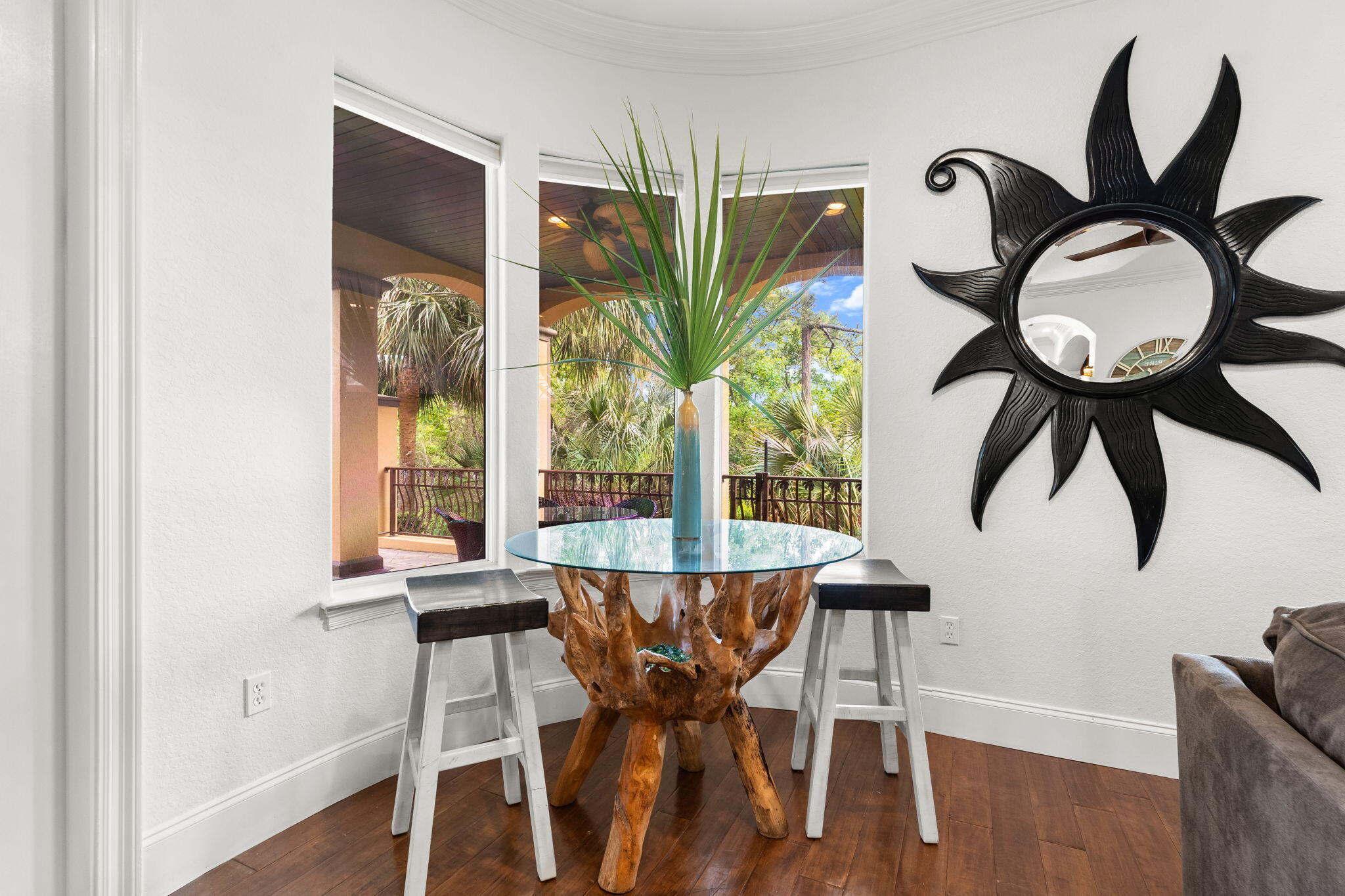 4598 Paradise Isle
