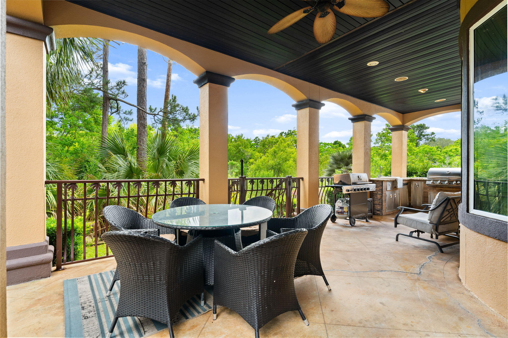 4598 Paradise Isle