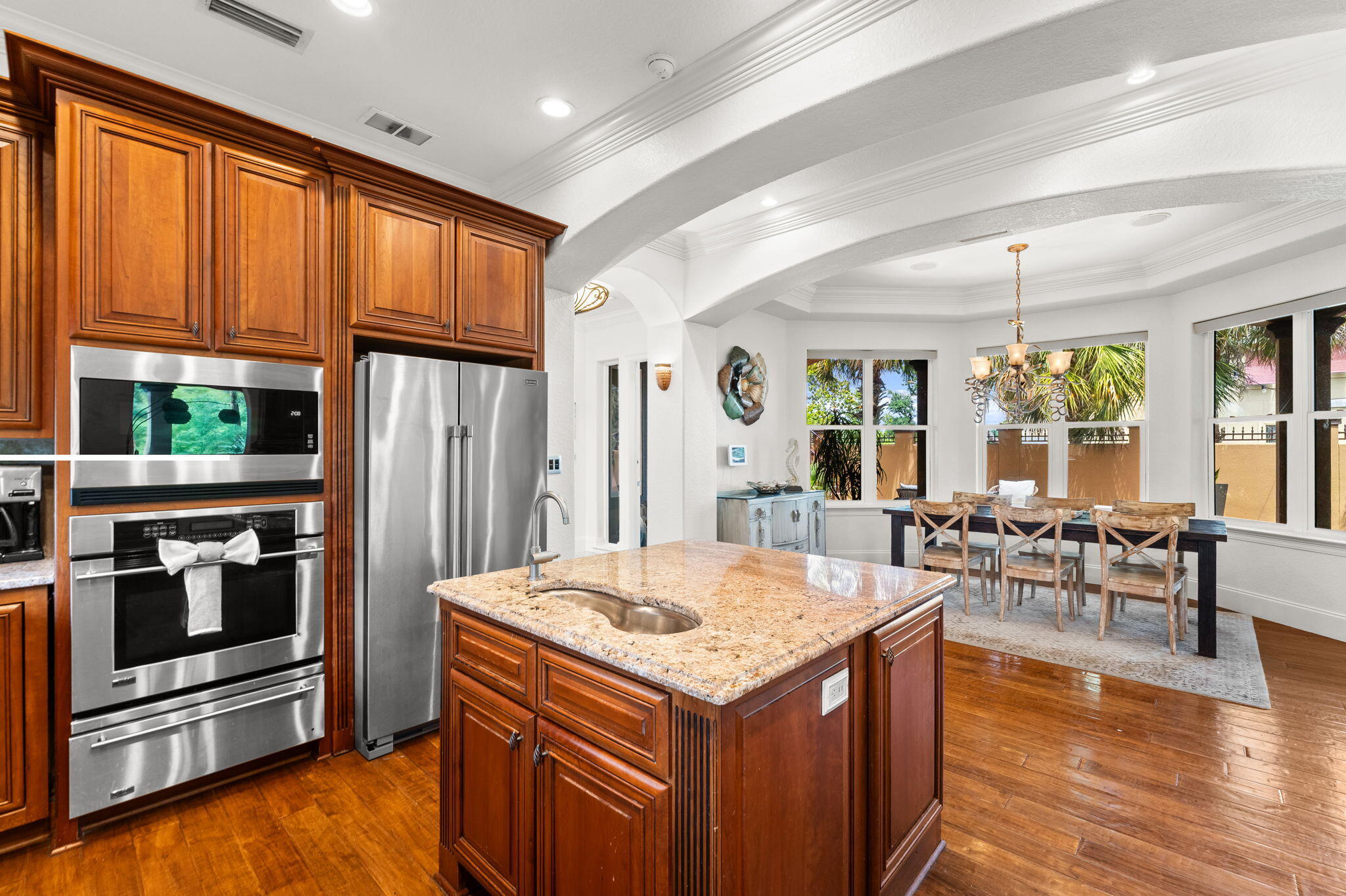 4598 Paradise Isle