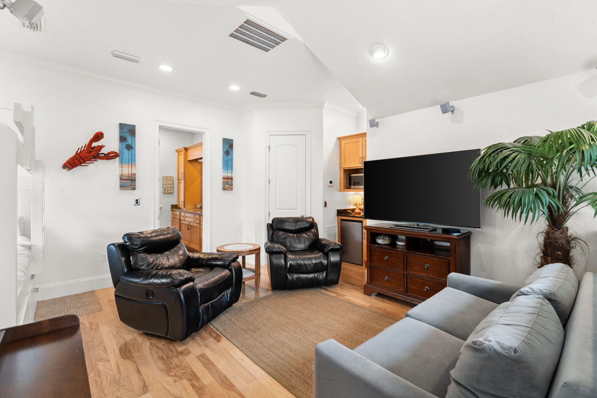 4598 Paradise Isle
