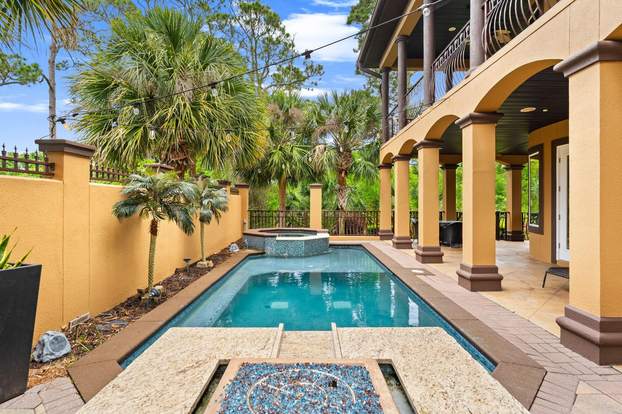 4598 Paradise Isle