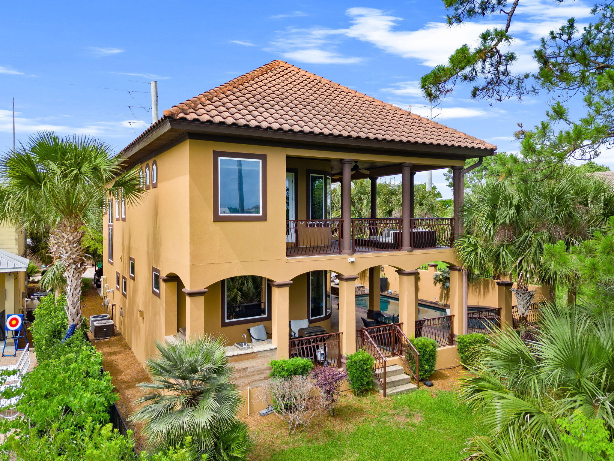 4598 Paradise Isle