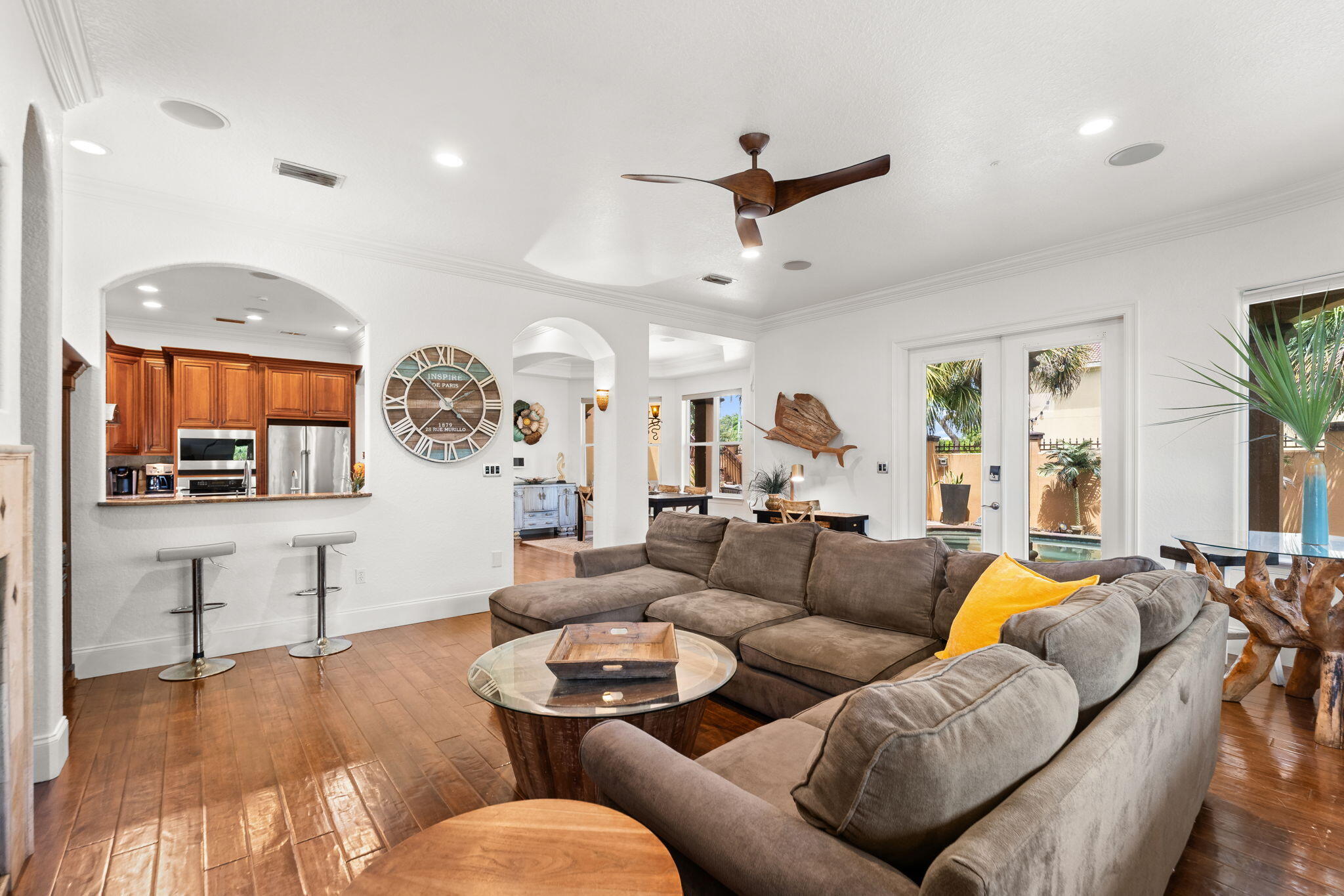 4598 Paradise Isle