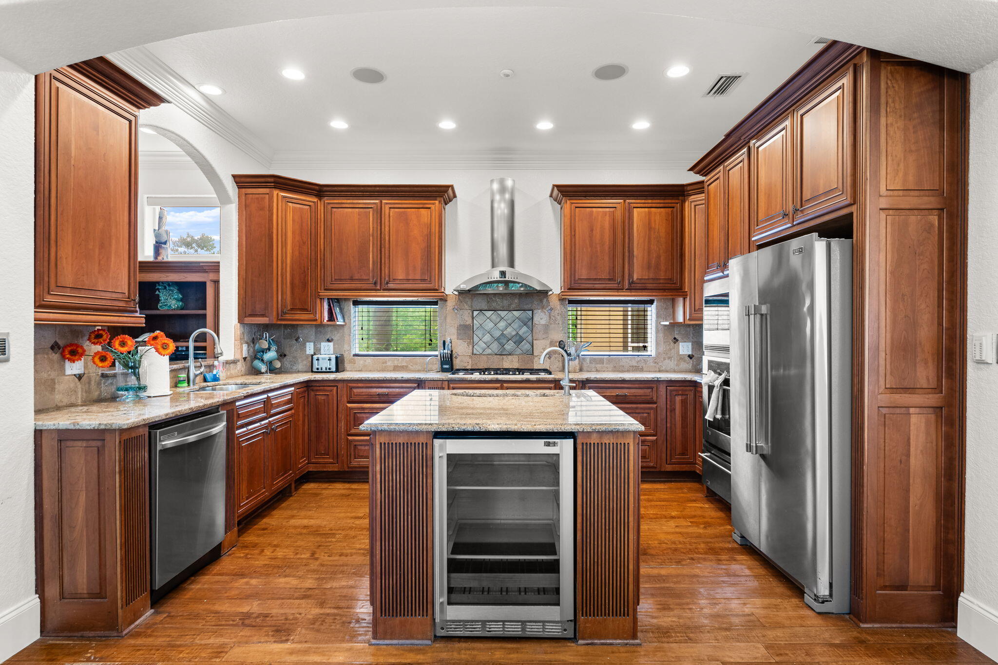 4598 Paradise Isle