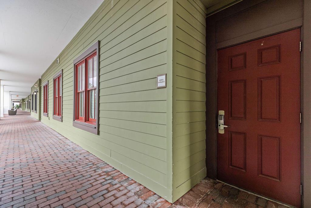 2050 W County Highway 30a M1-211