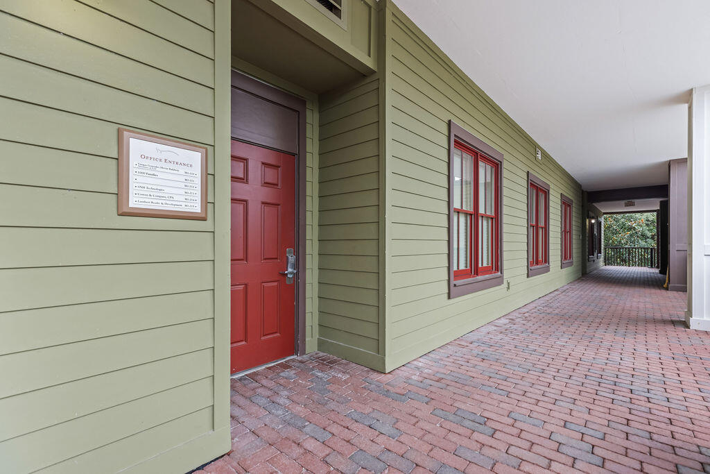 2050 W County Highway 30a M1-211