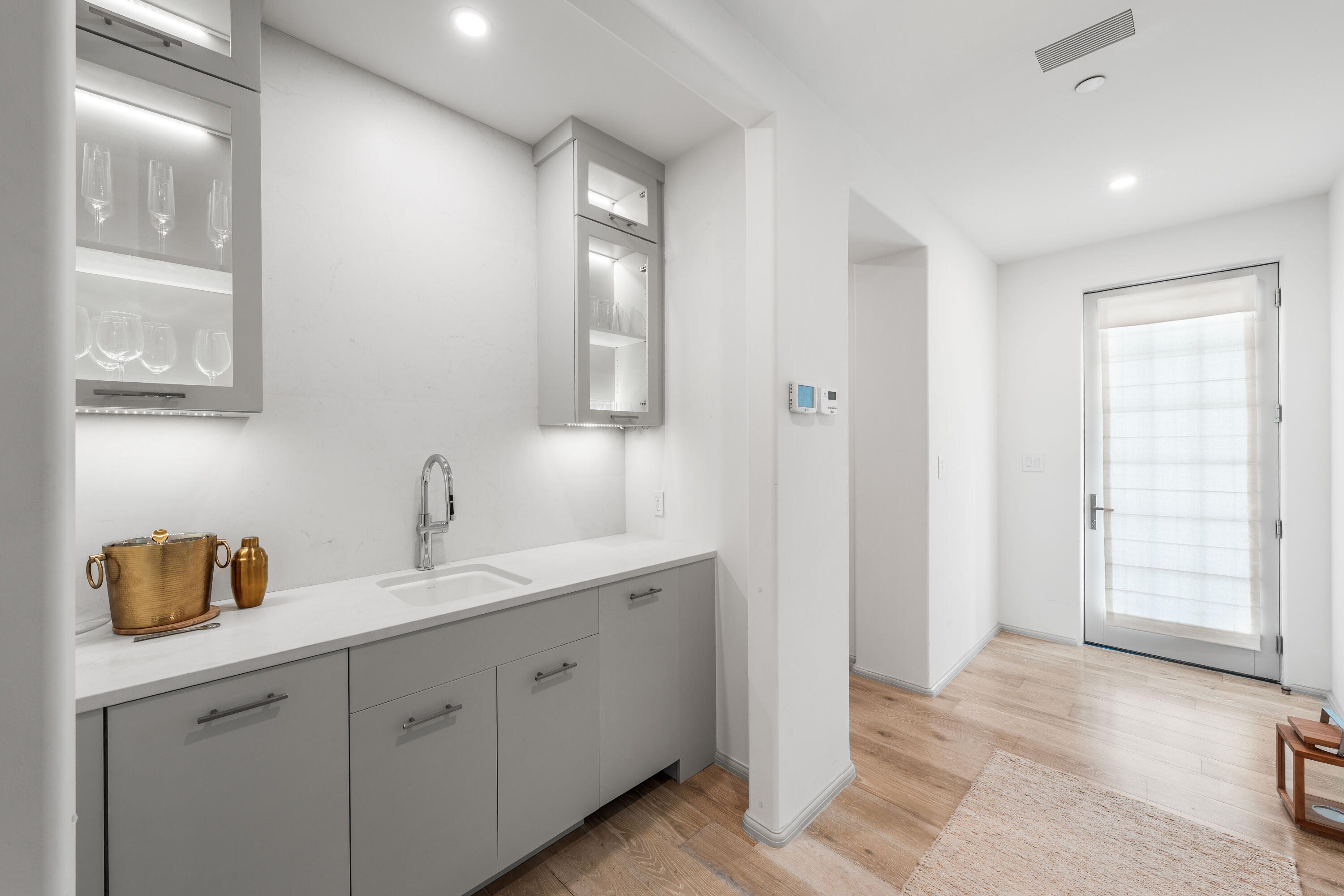 45 W Solaire Way 307