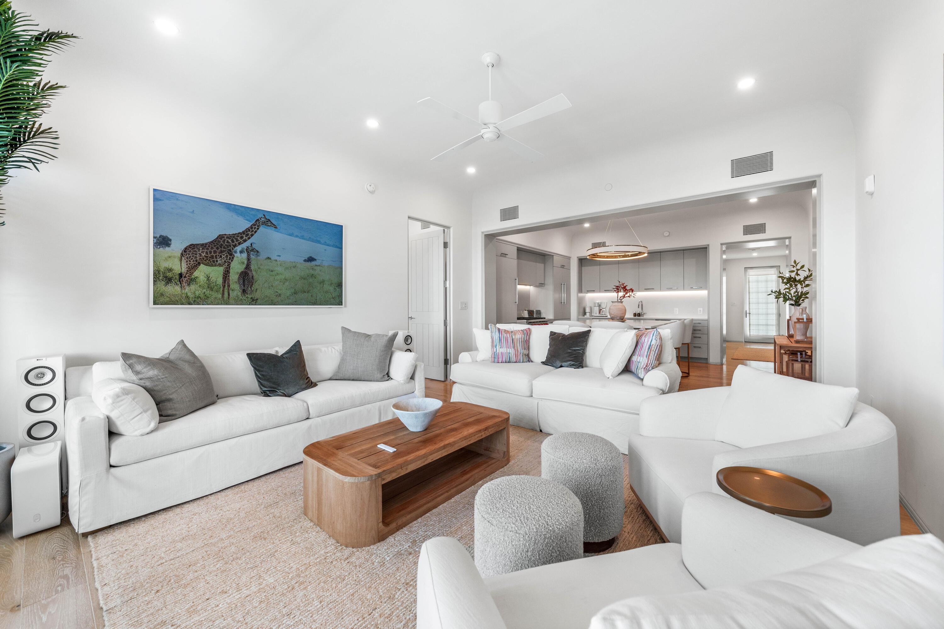 45 W Solaire Way 307
