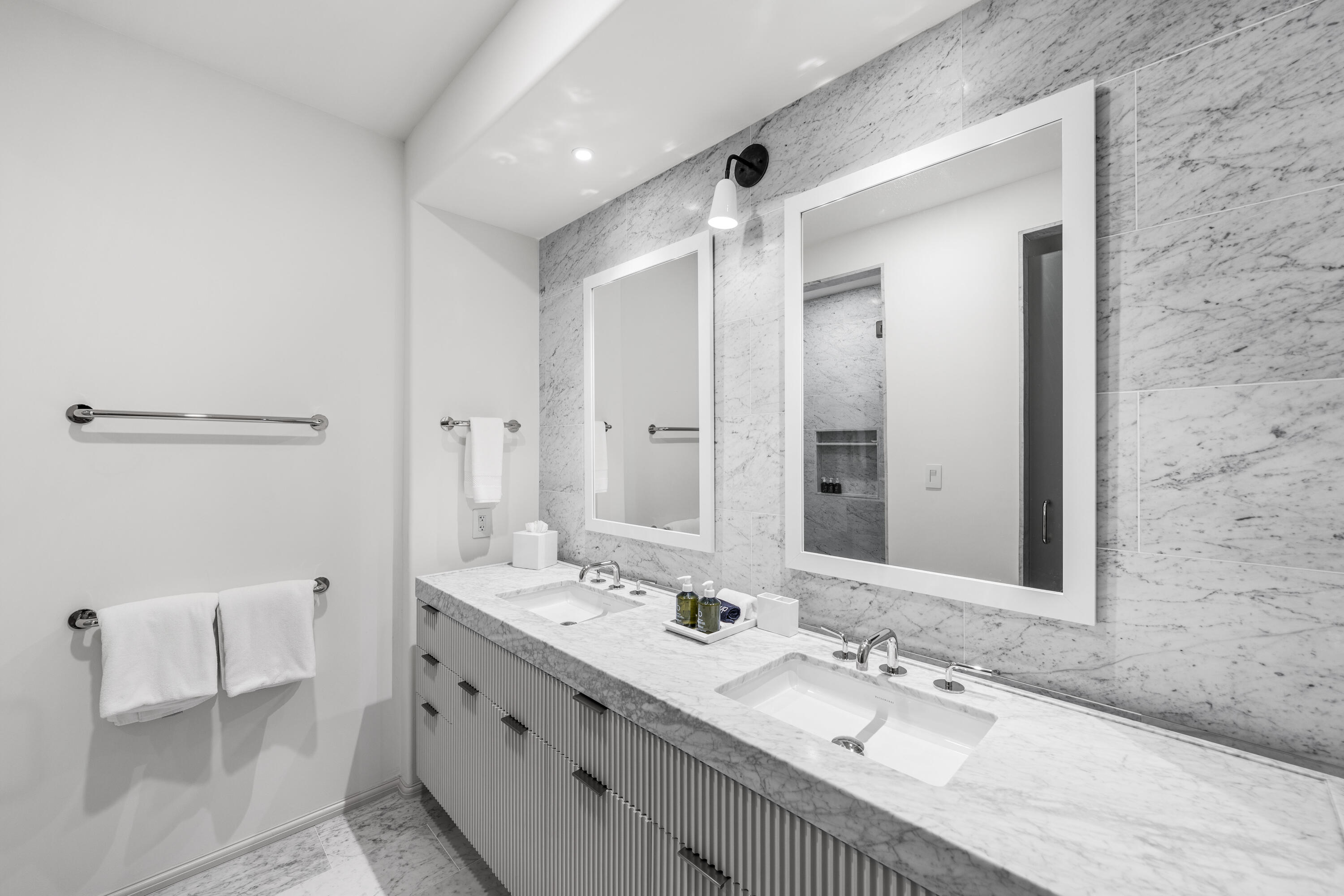 45 W Solaire Way 307
