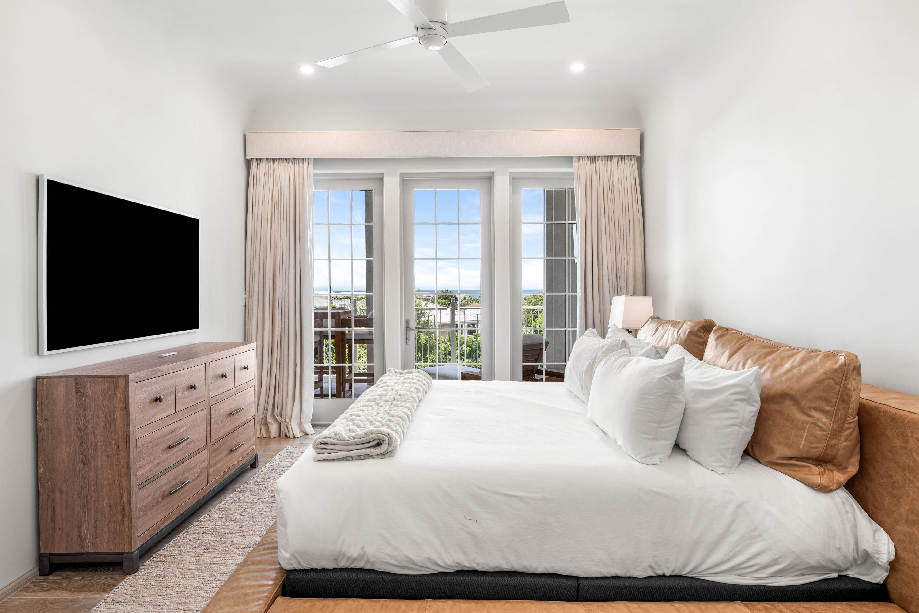 45 W Solaire Way 307