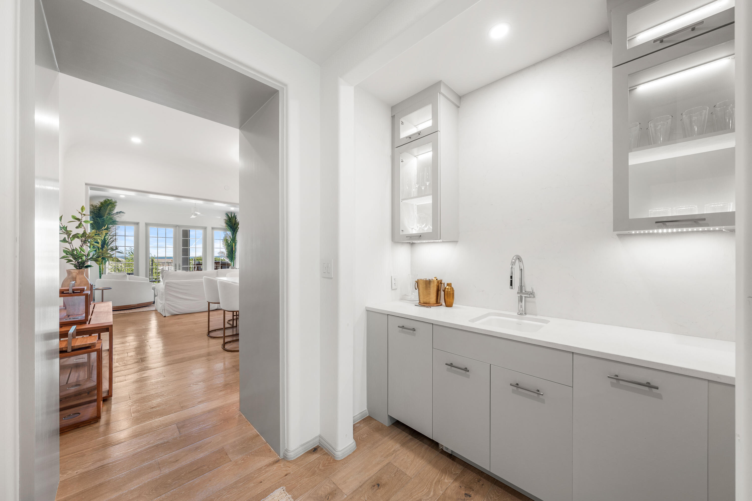 45 W Solaire Way 307