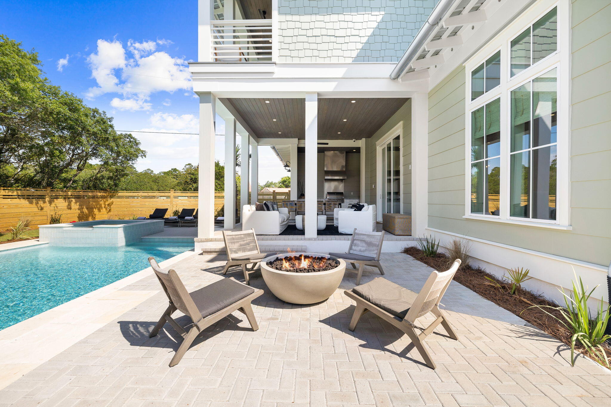 240 Lakeview Drive