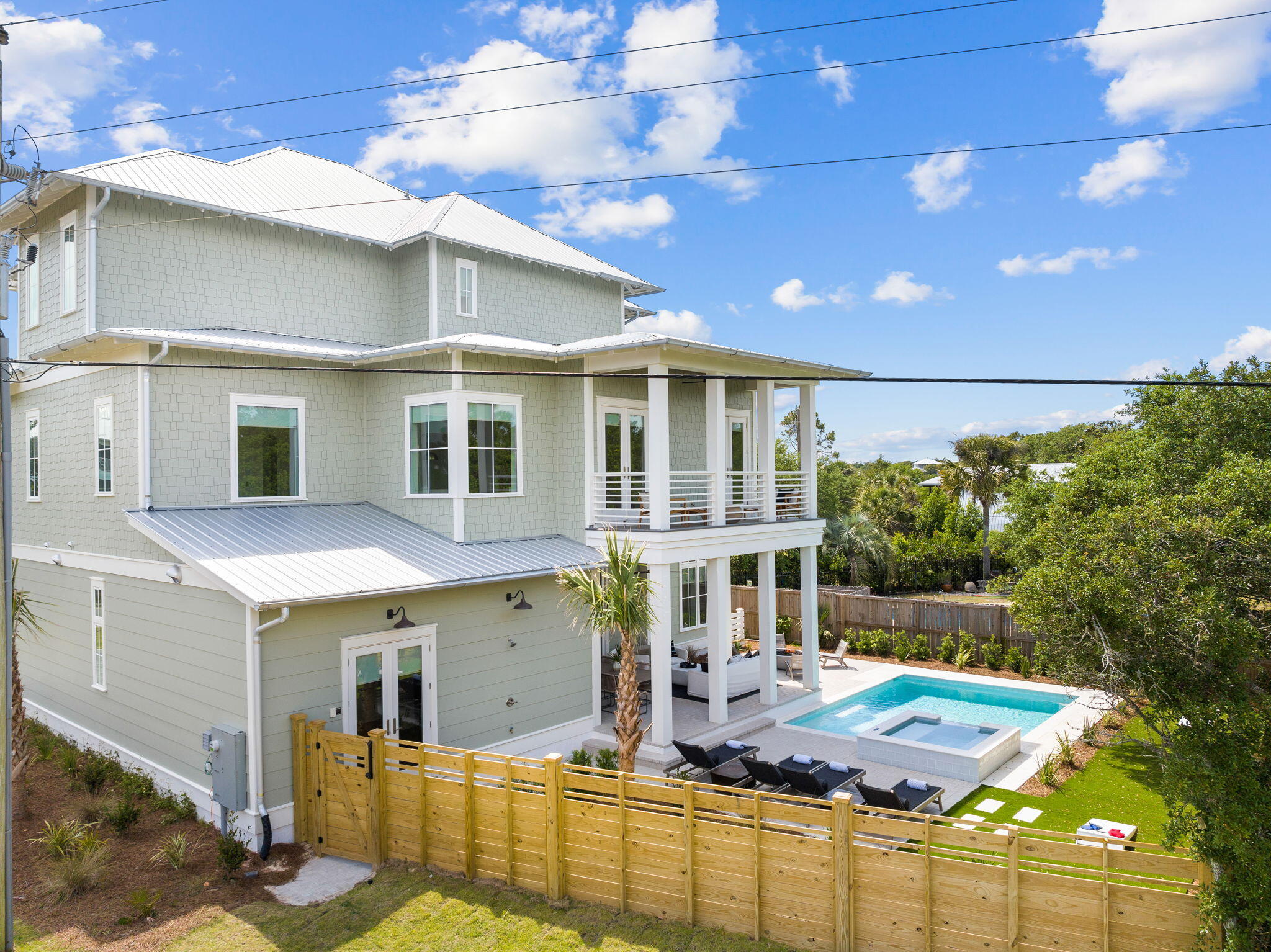 240 Lakeview Drive