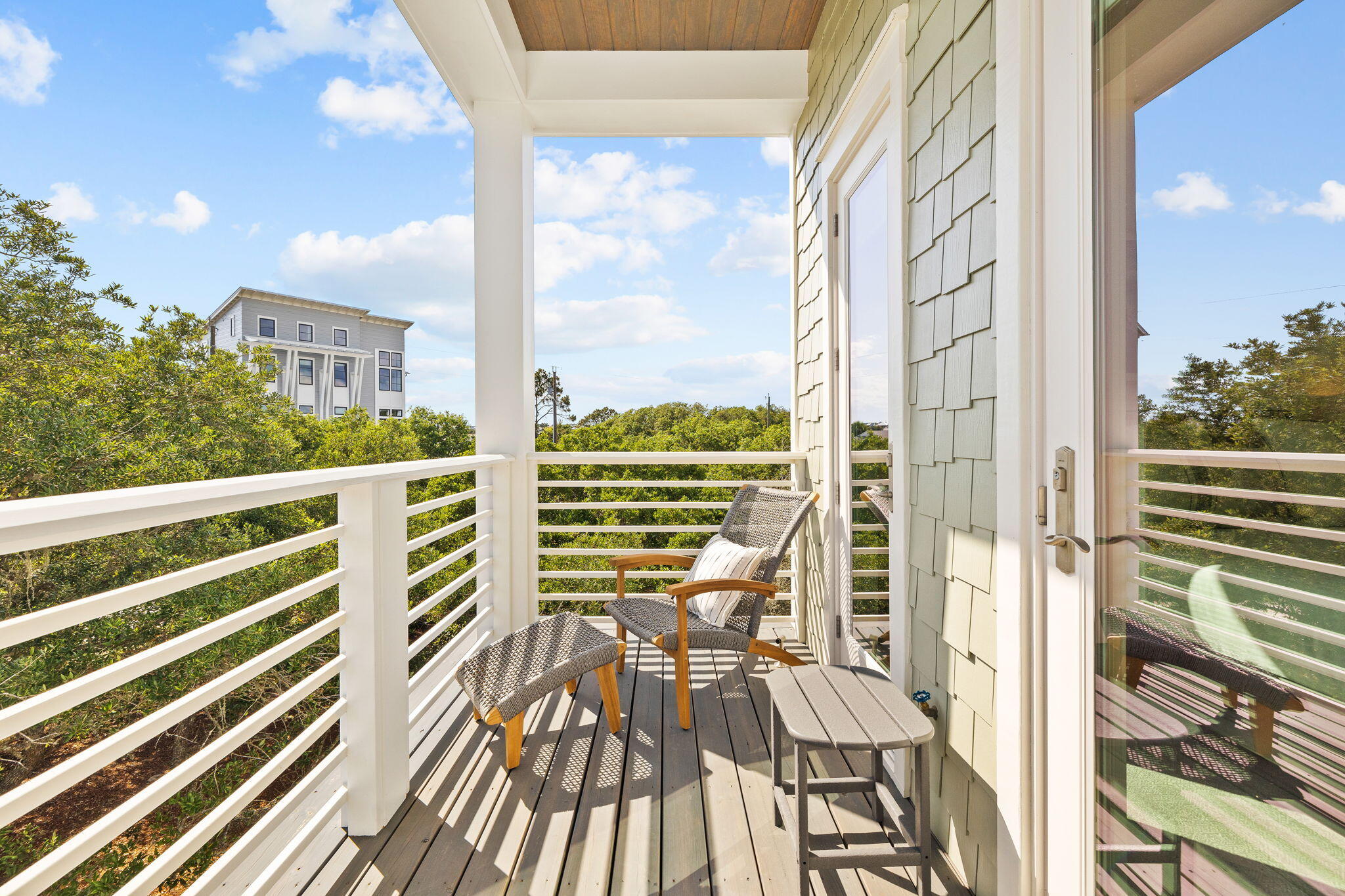 240 Lakeview Drive