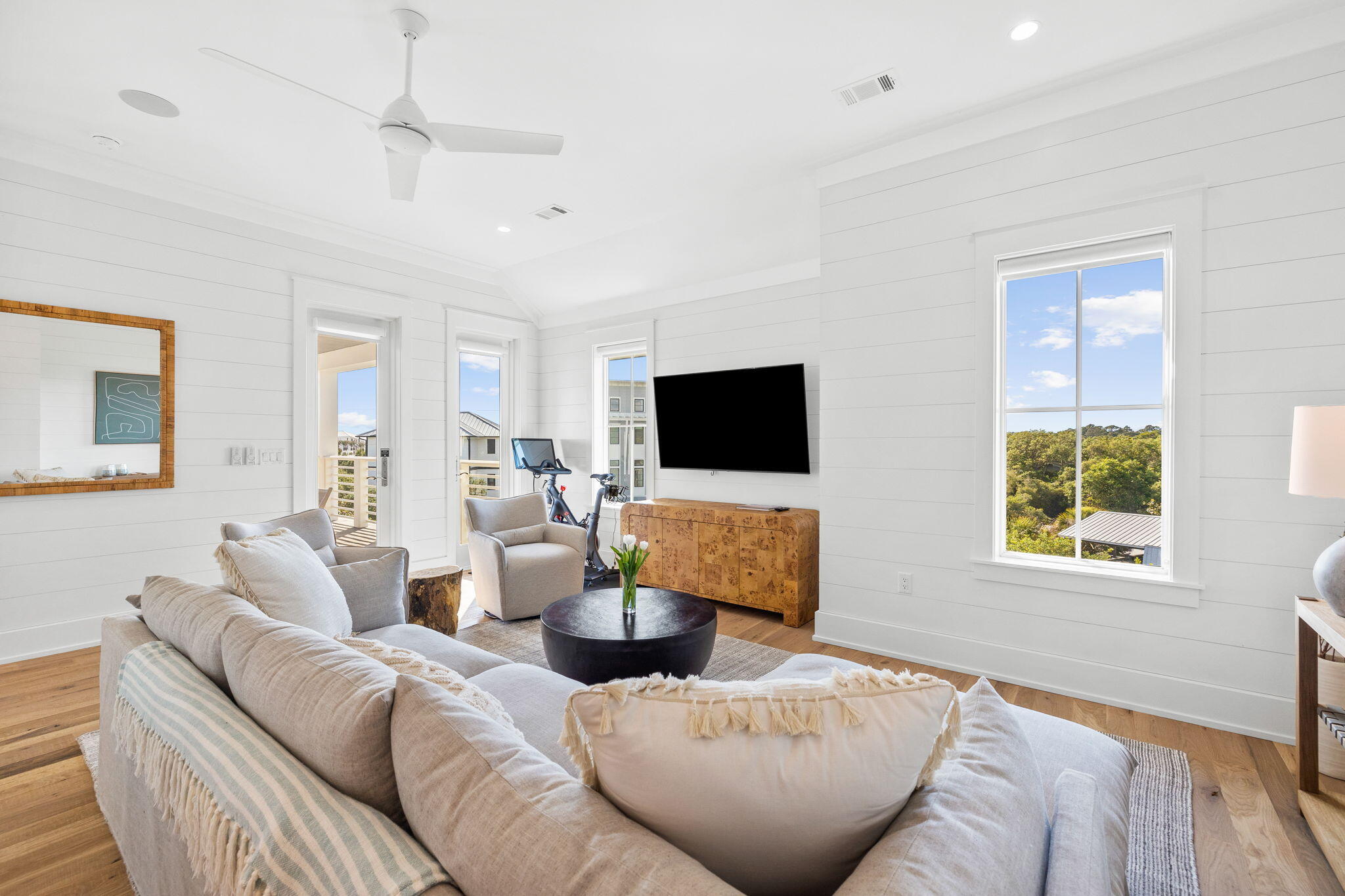 240 Lakeview Drive