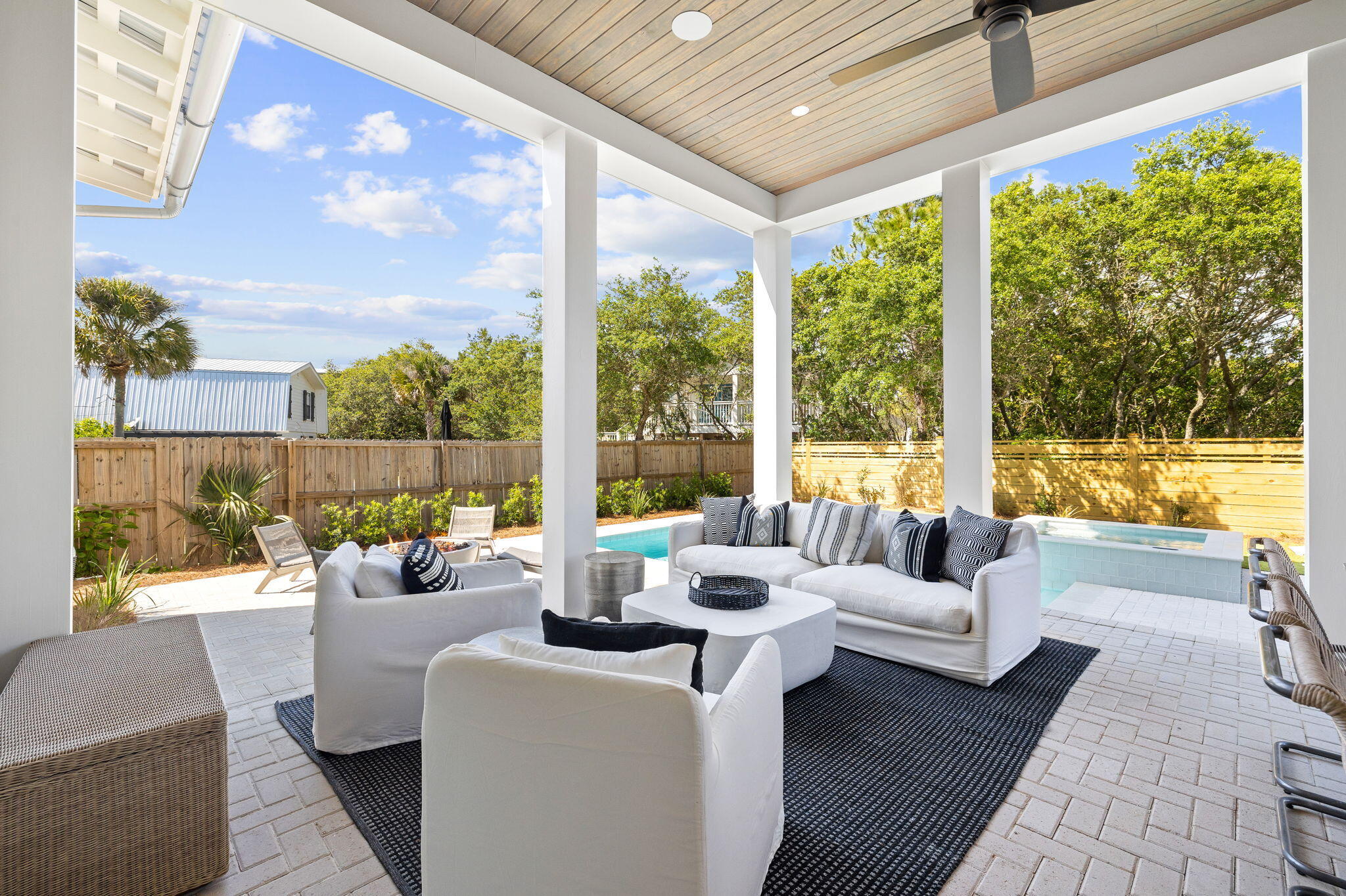 240 Lakeview Drive