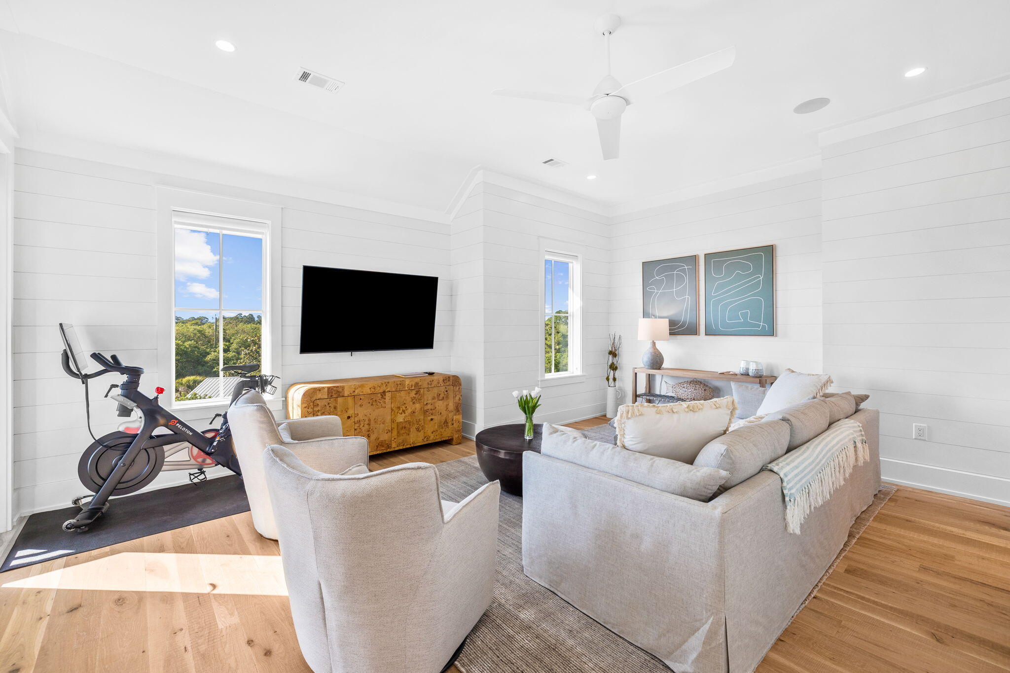 240 Lakeview Drive