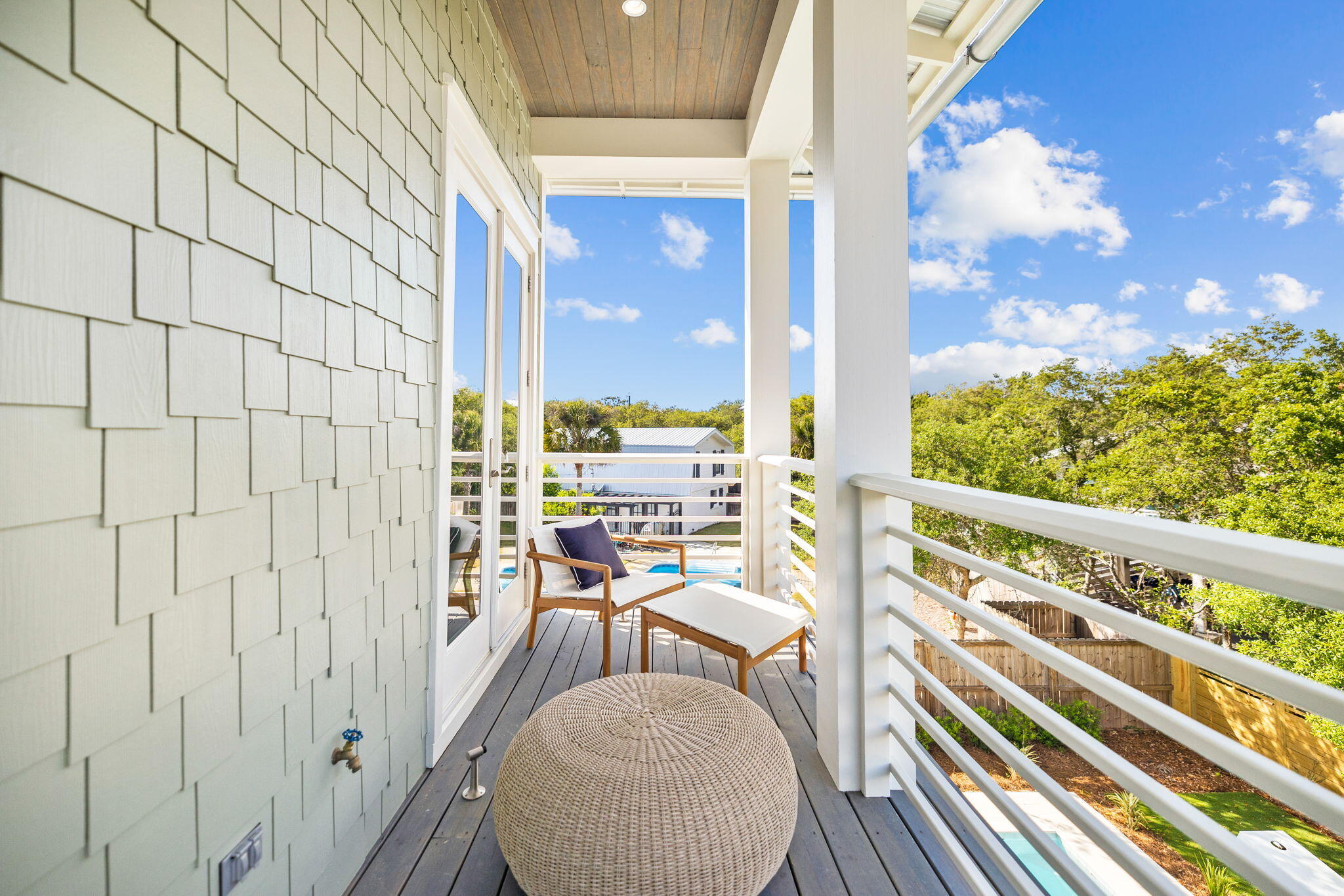 240 Lakeview Drive