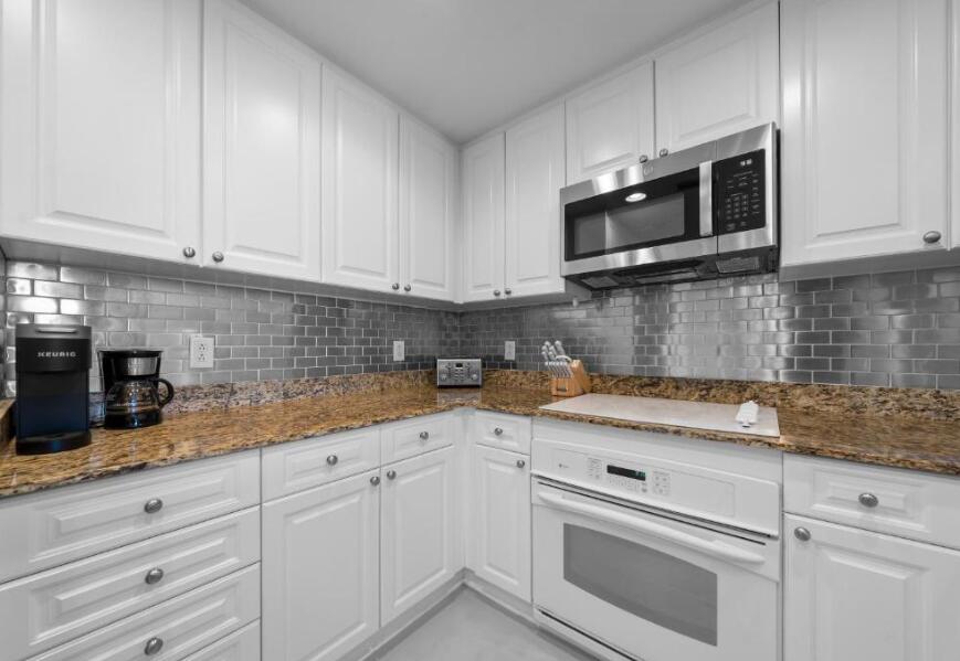 5 Portofino Drive 1106