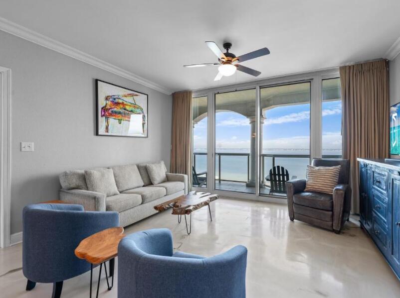 5 Portofino Drive 1106