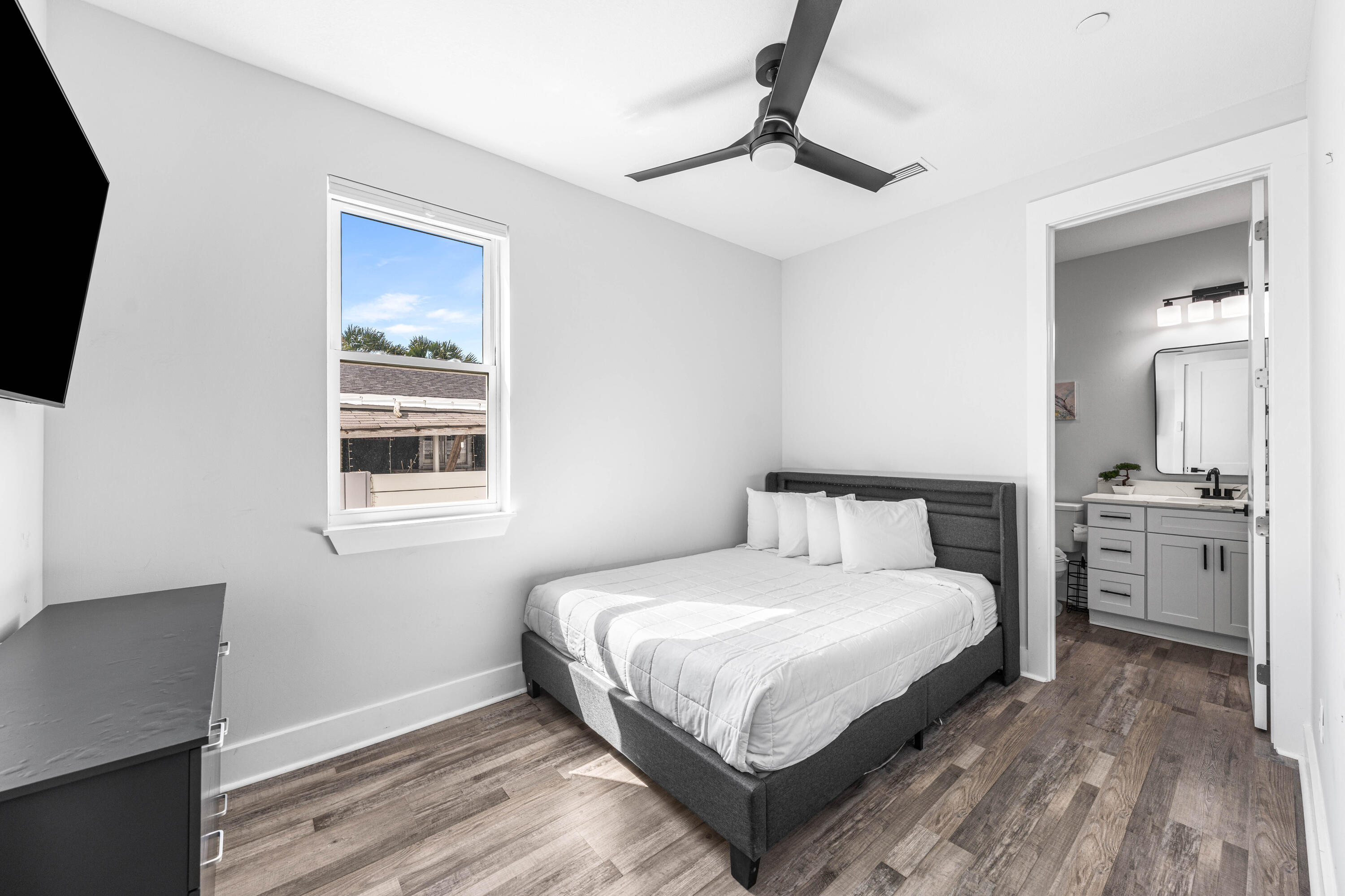13310 Front Beach Road