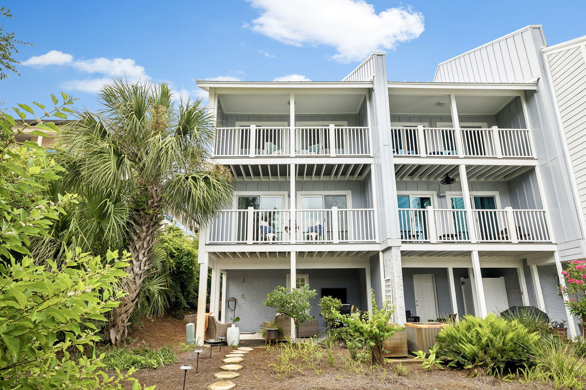 2381 W County Highway 30A UNIT 8