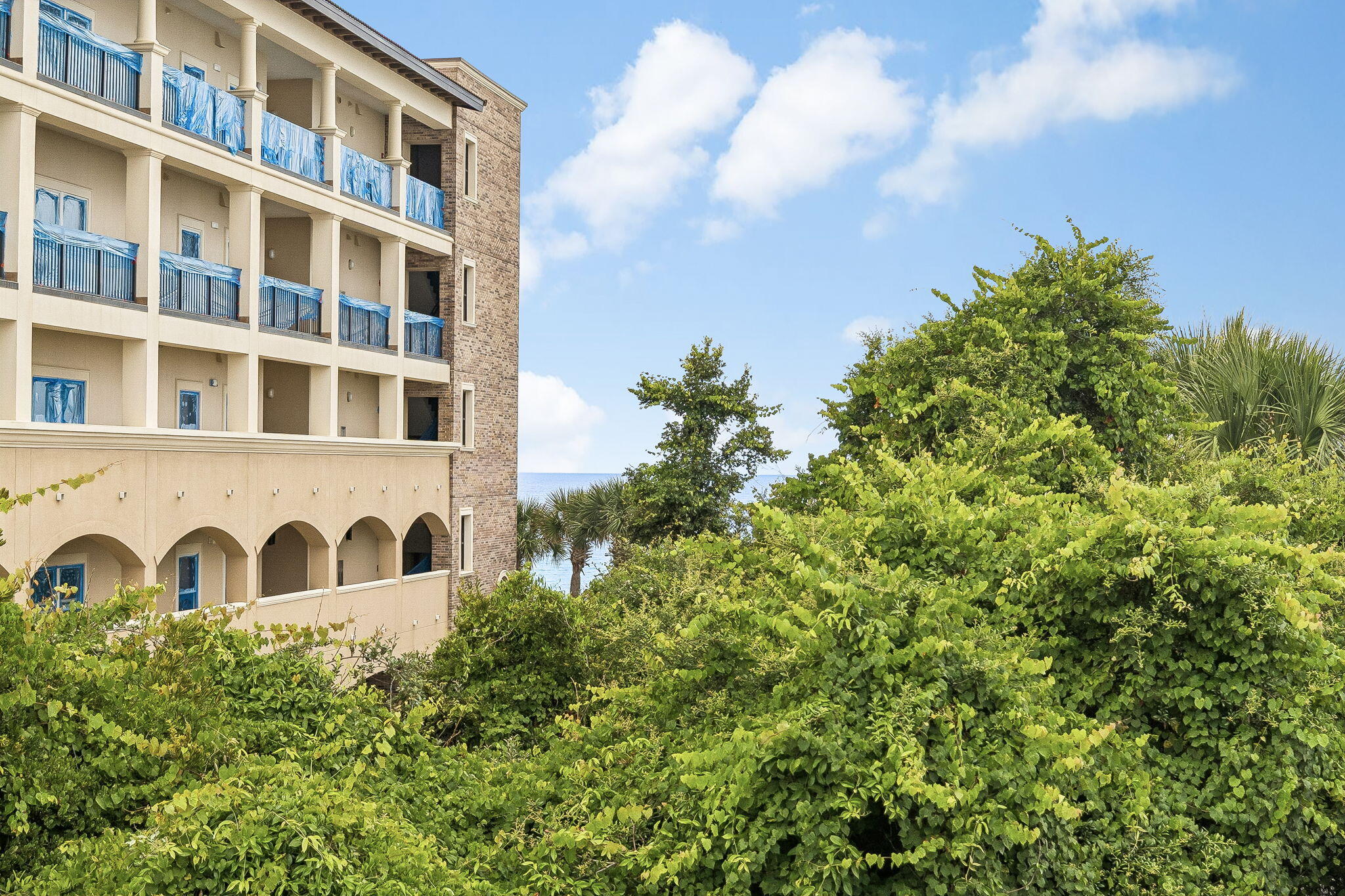 2381 W County Highway 30A UNIT 8