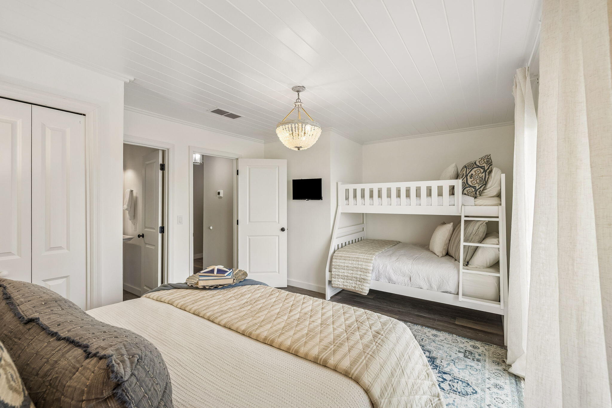 2381 W County Highway 30A UNIT 8