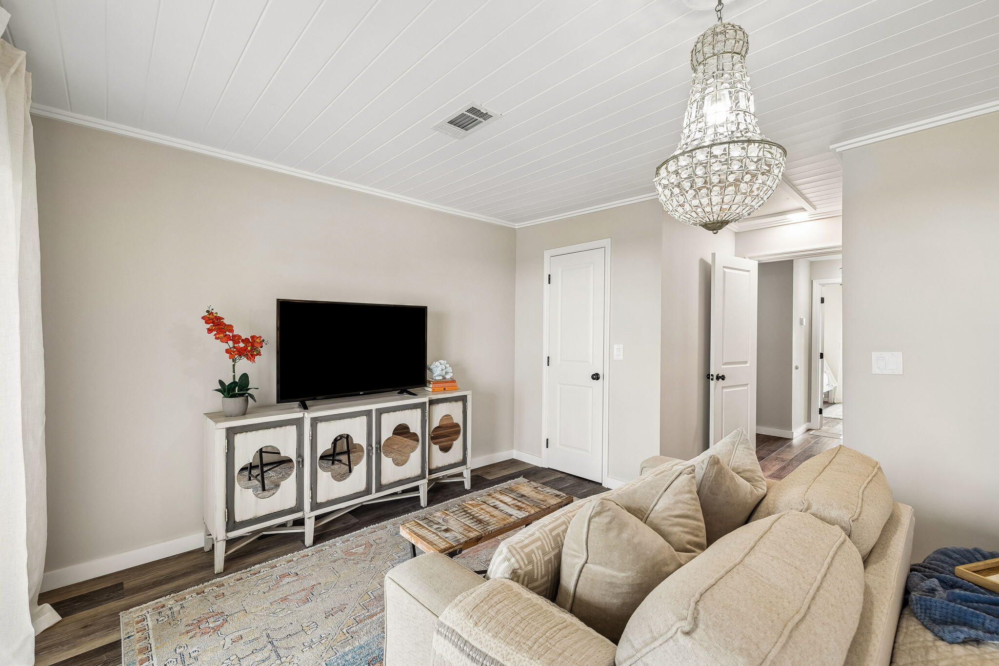 2381 W County Highway 30A UNIT 8