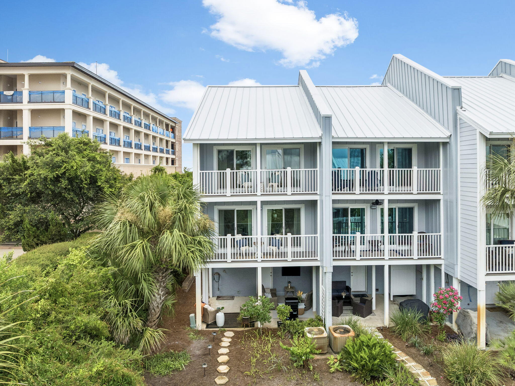 2381 W County Highway 30A UNIT 8