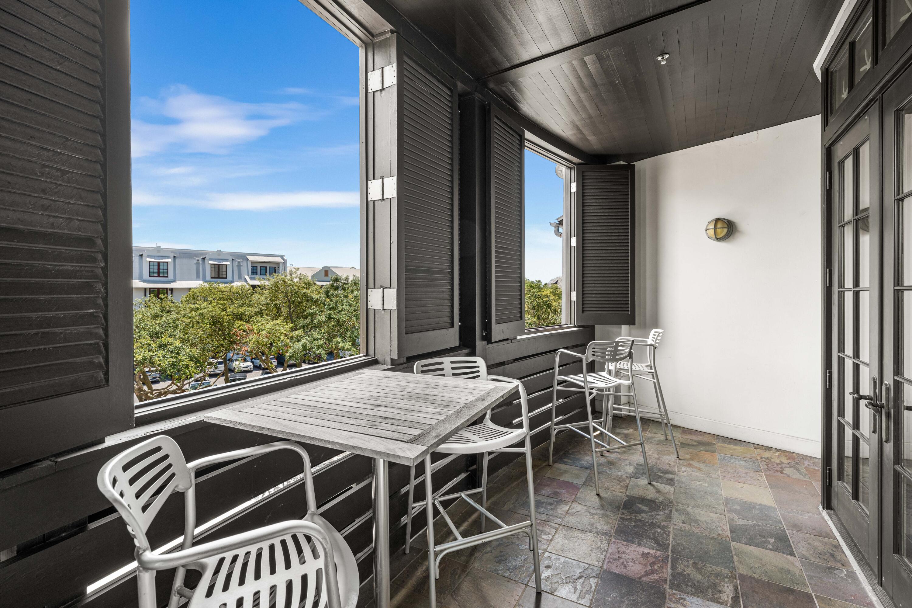 84 N Barrett Square #5