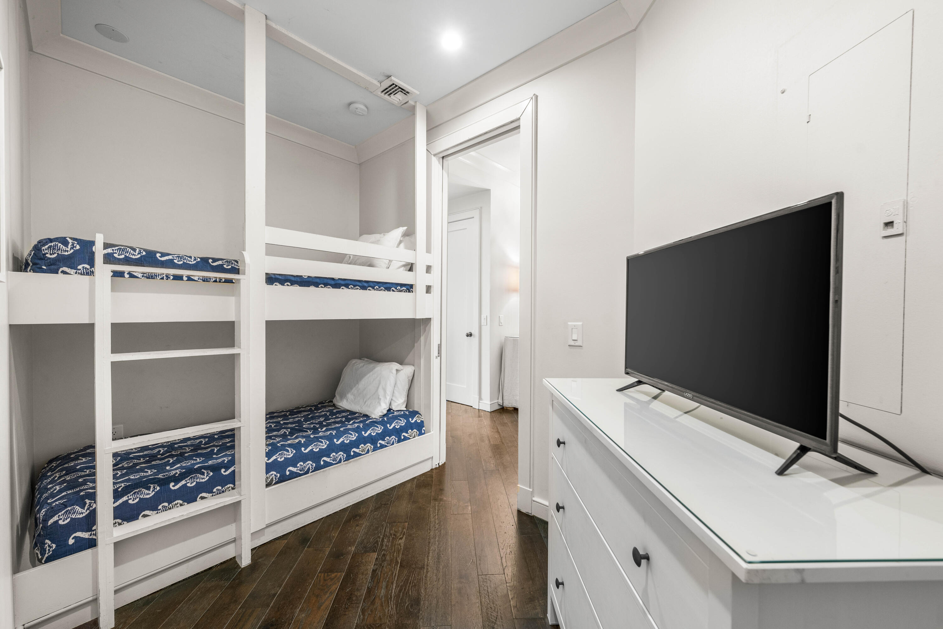 84 N Barrett Square #5