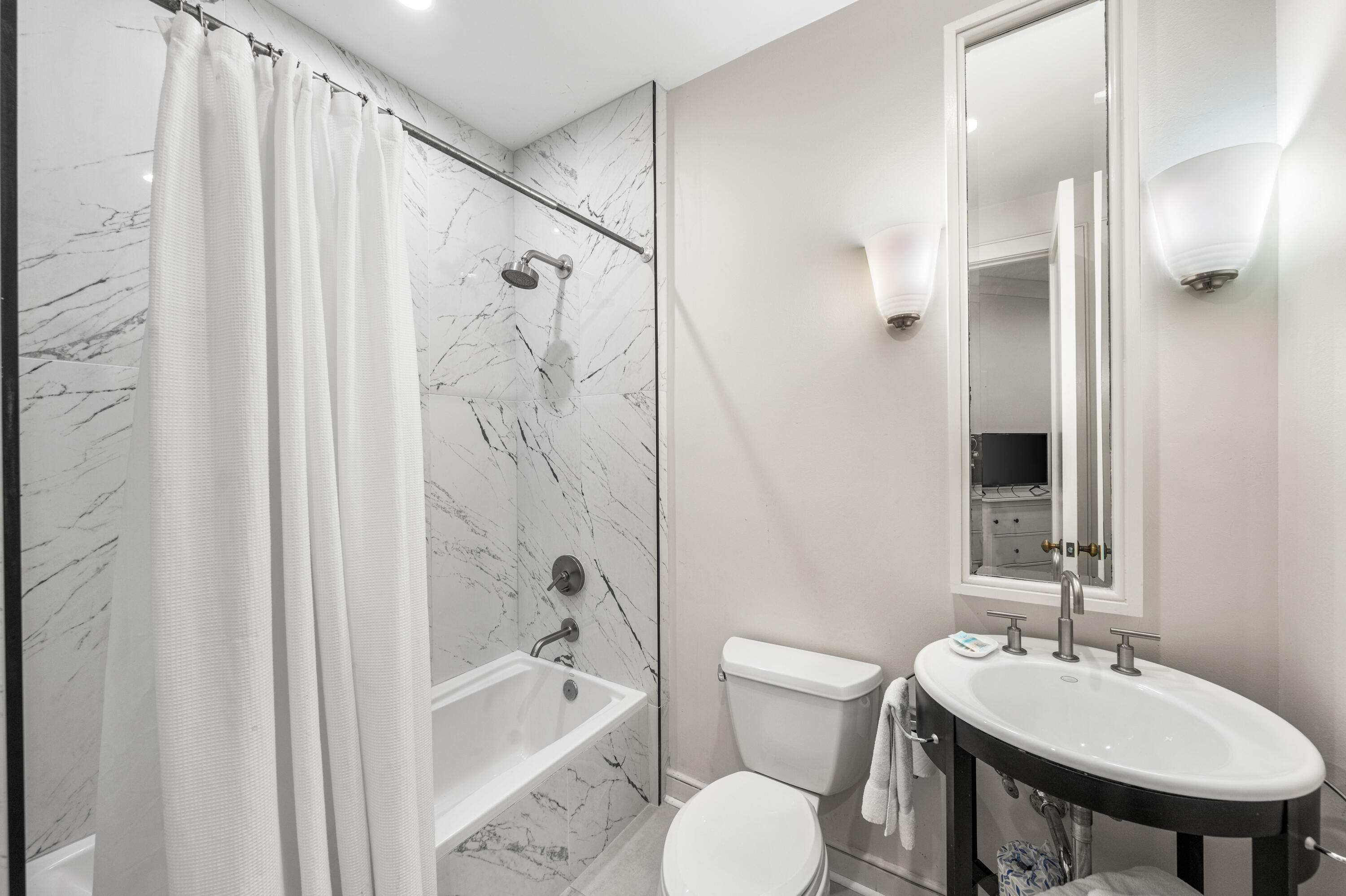 84 N Barrett Square #5