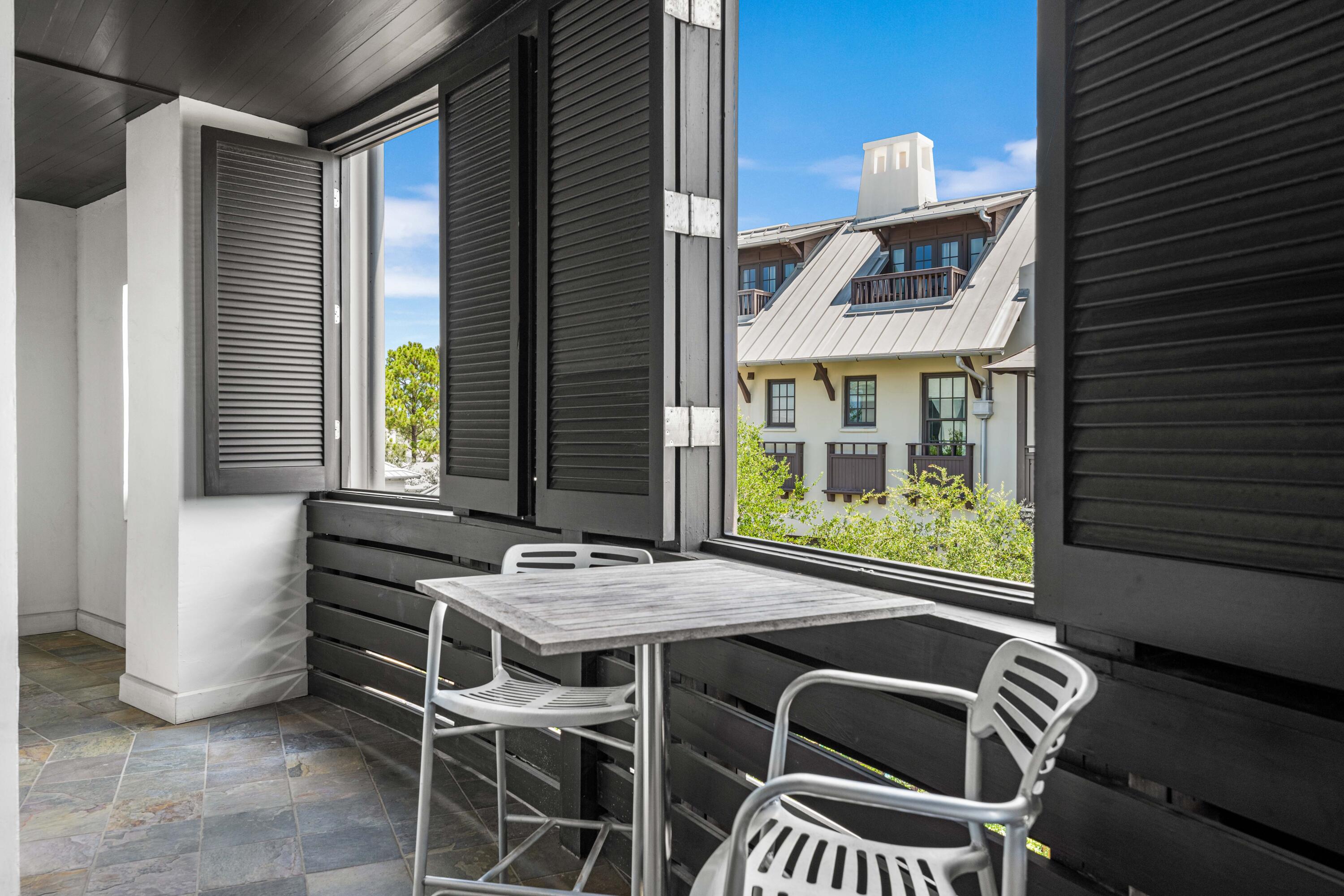 84 N Barrett Square #5