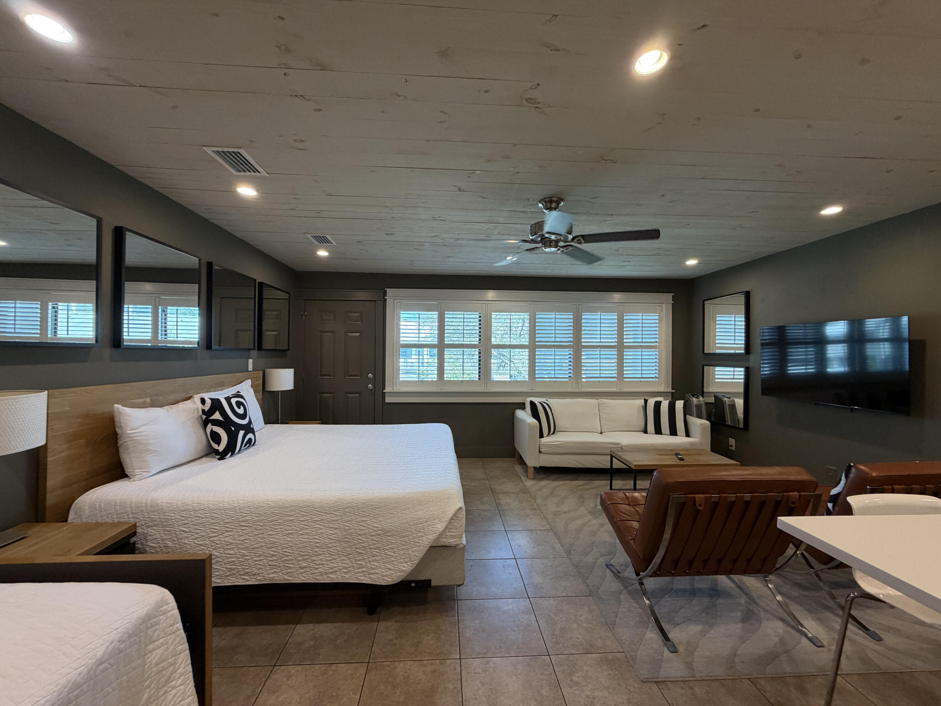 3605 E County Highway 30A 207