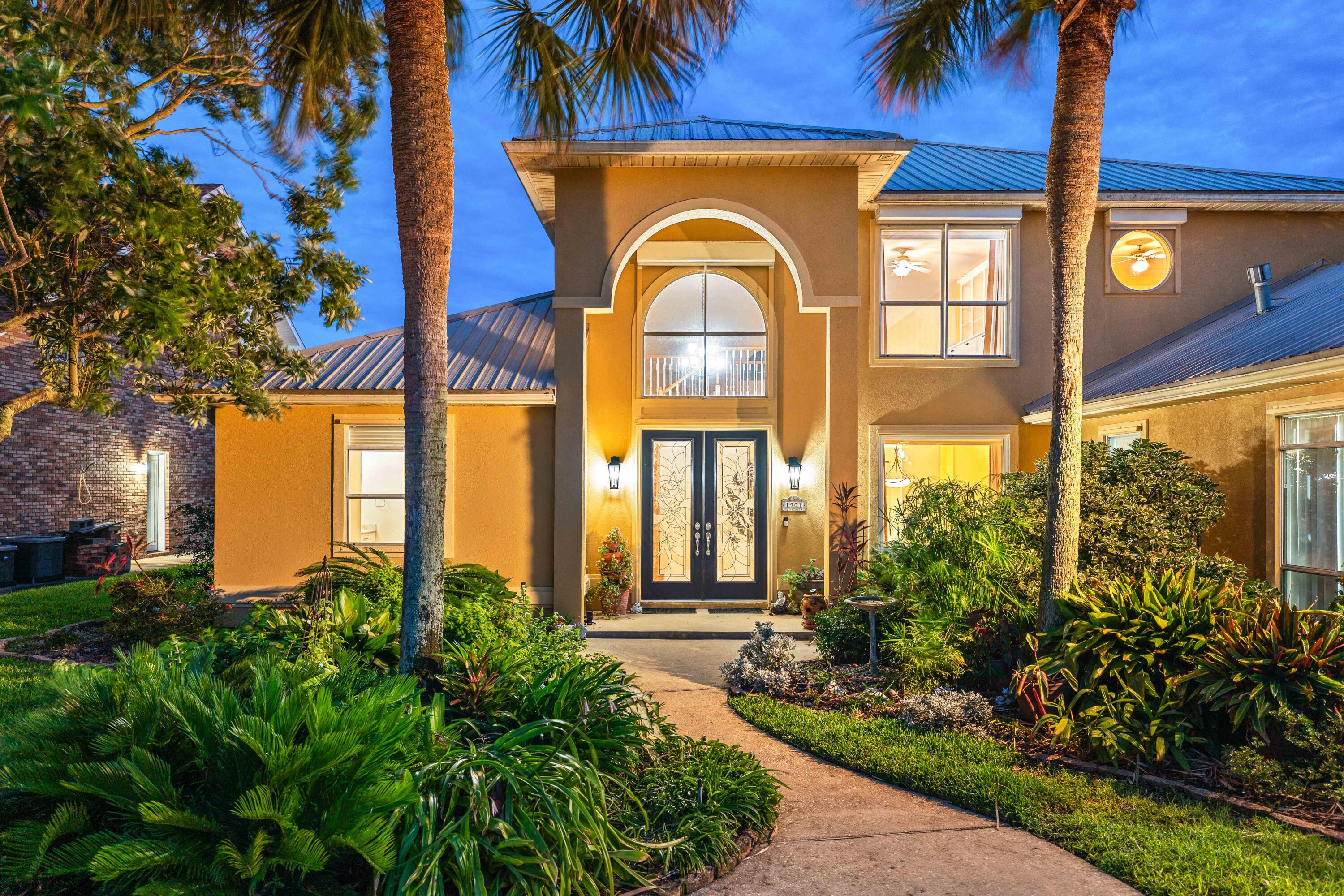 1901 Catamaran Drive