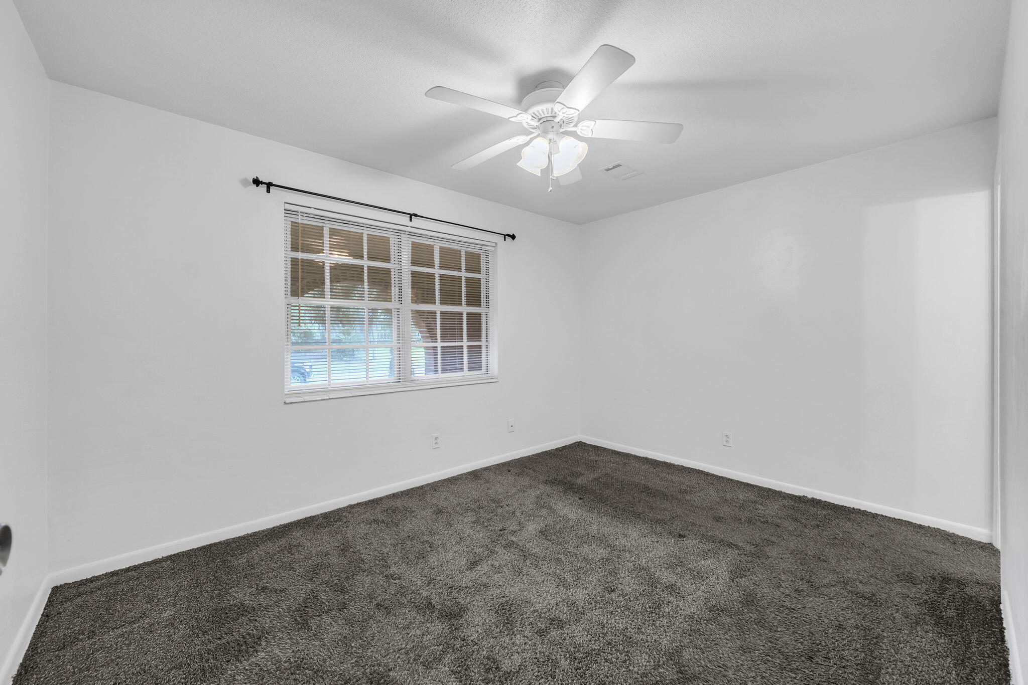 138 NW Virginia Drive
